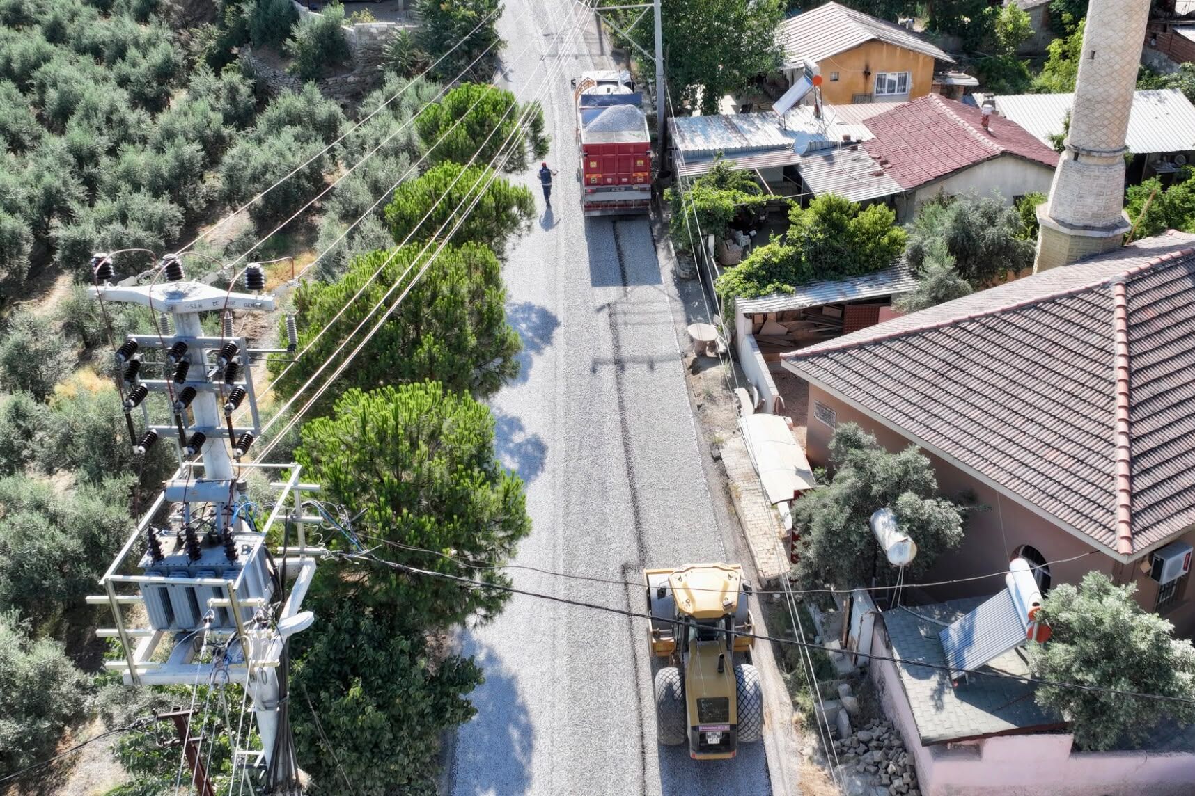 Manisa Büyükşehir Alaşehir’de Yol Konforunu Artırıyor (2)