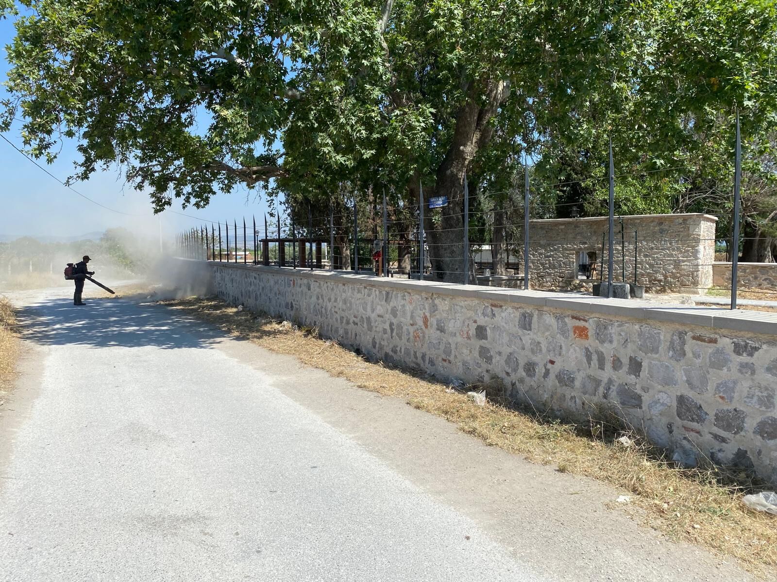 Manisa Büyükşehir’den Karacaahmet Türbesi’nde Hummalı Temizlik (10)