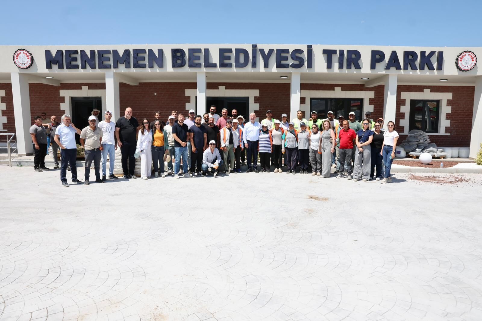 Menemen’de Güvenli Mola Dönemi Tir Garajı Tamamlanıyor (2)
