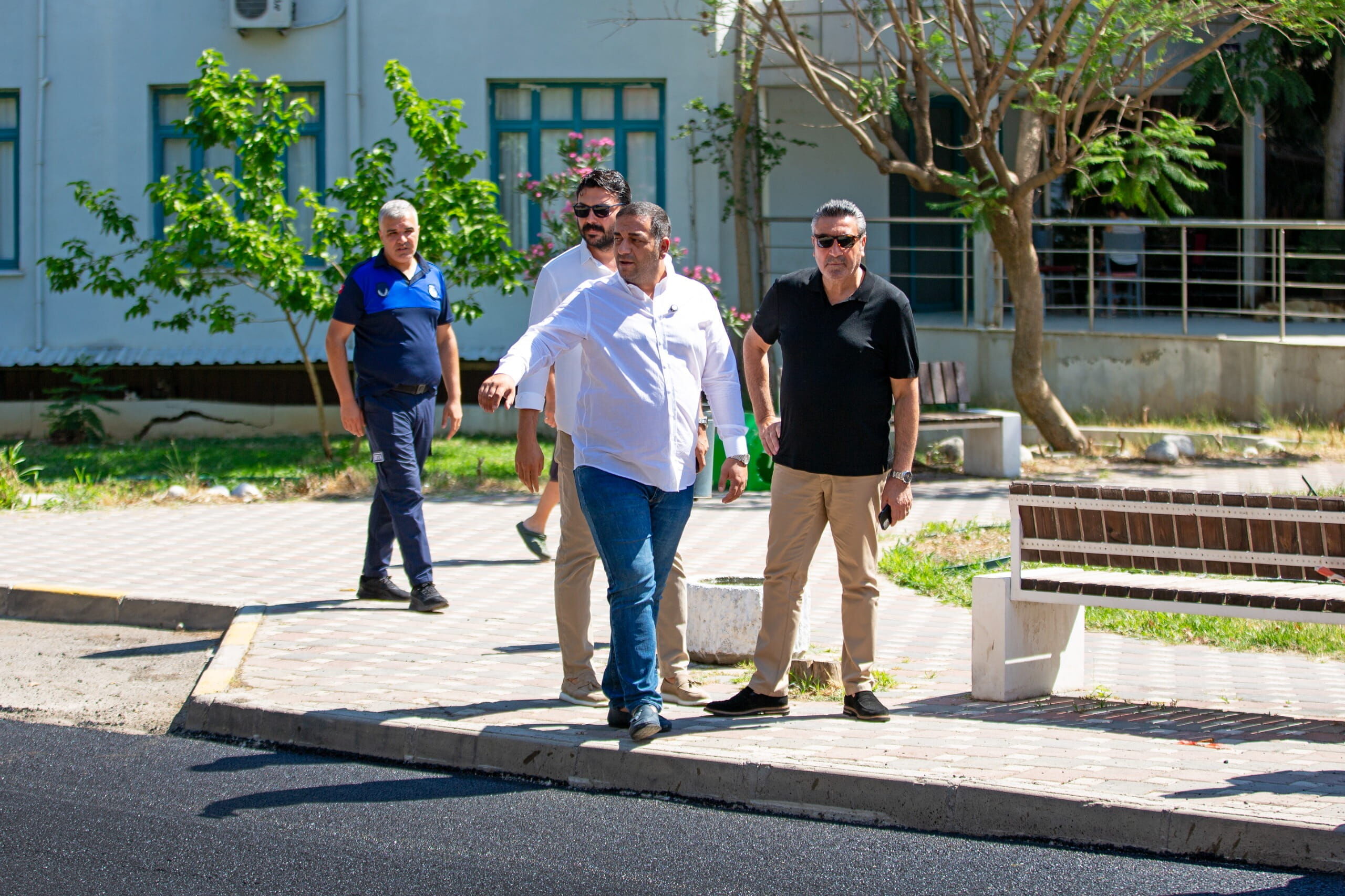Narlidere’de Asfalt Mesai̇si̇ Hiz Kesmi̇yor (4)