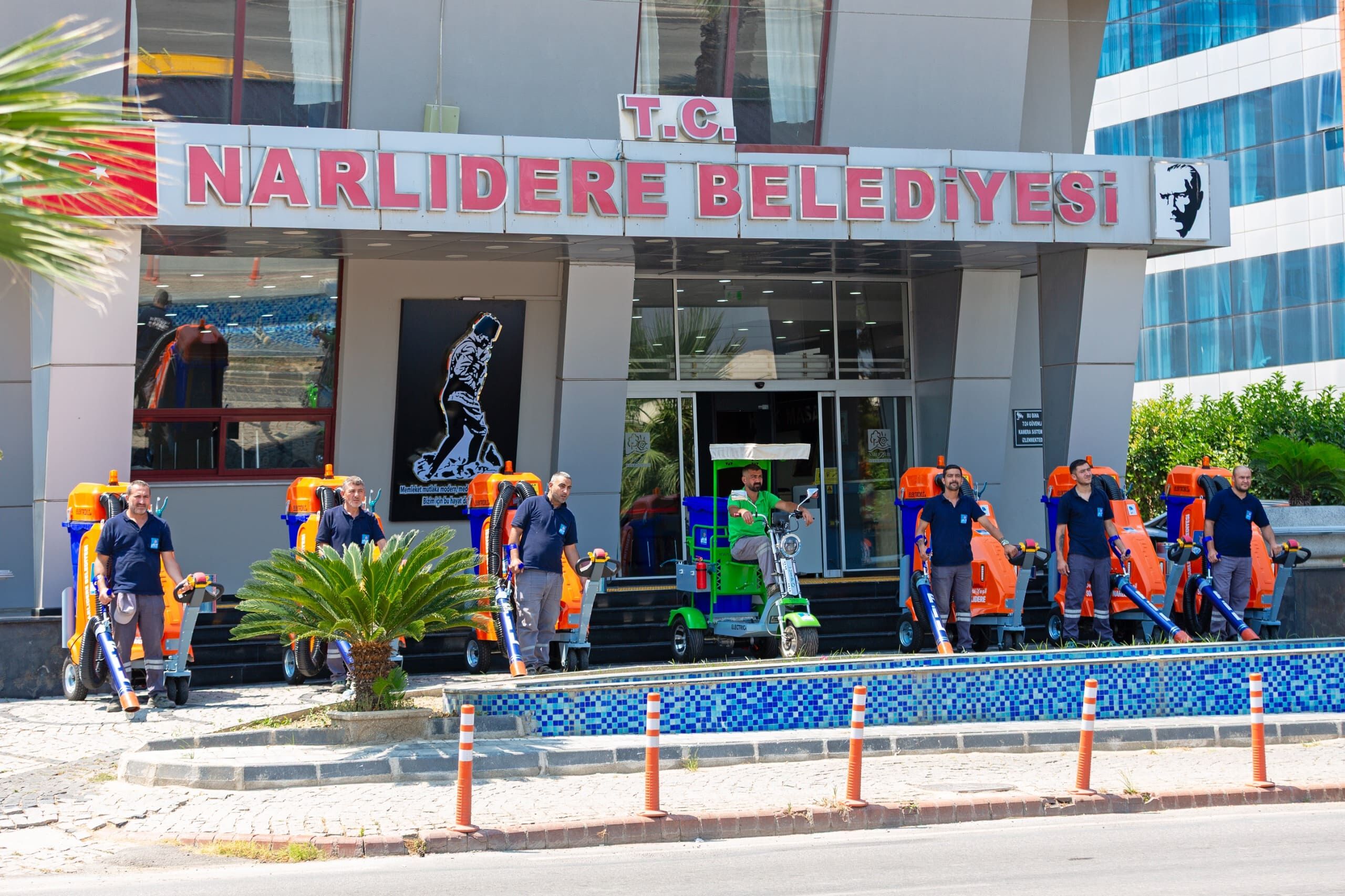 Narlıdere'nin Sokaklarında Artık Filler Geziyor (4)