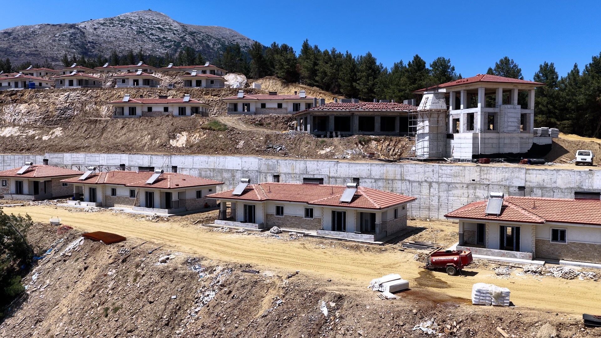 Ödemiş'teki Yangının Ardından Umut Yeşerdi Afet Konutlarında Teslim Süreci Başlıyor (1)