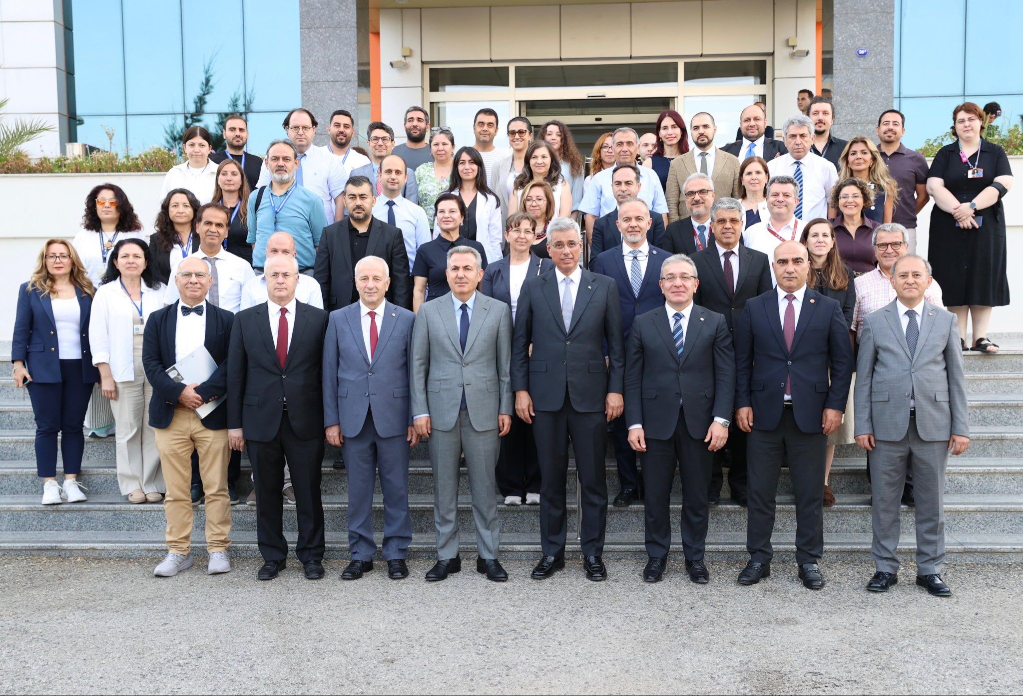 Sağlik Bakani Prof. Dr. Kemal Memi̇şoğlu Dokuz Eylül Üni̇versi̇tesi̇ni̇ Zi̇yaret Etti̇ (2)-1