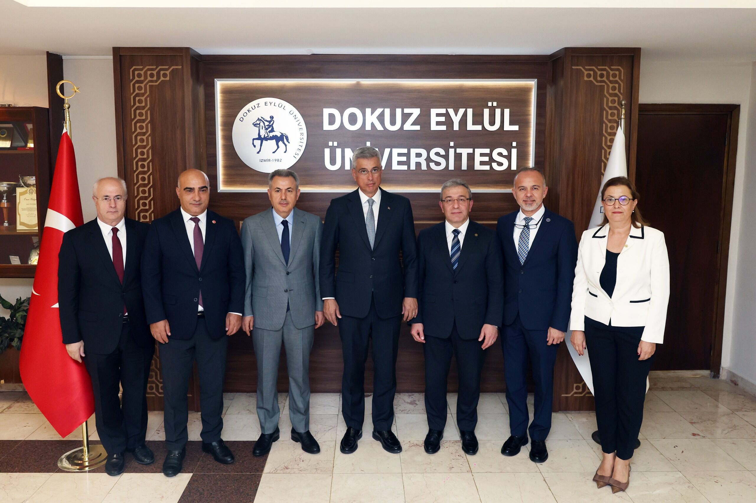 Sağlik Bakani Prof. Dr. Kemal Memi̇şoğlu Dokuz Eylül Üni̇versi̇tesi̇ni̇ Zi̇yaret Etti̇ (2)