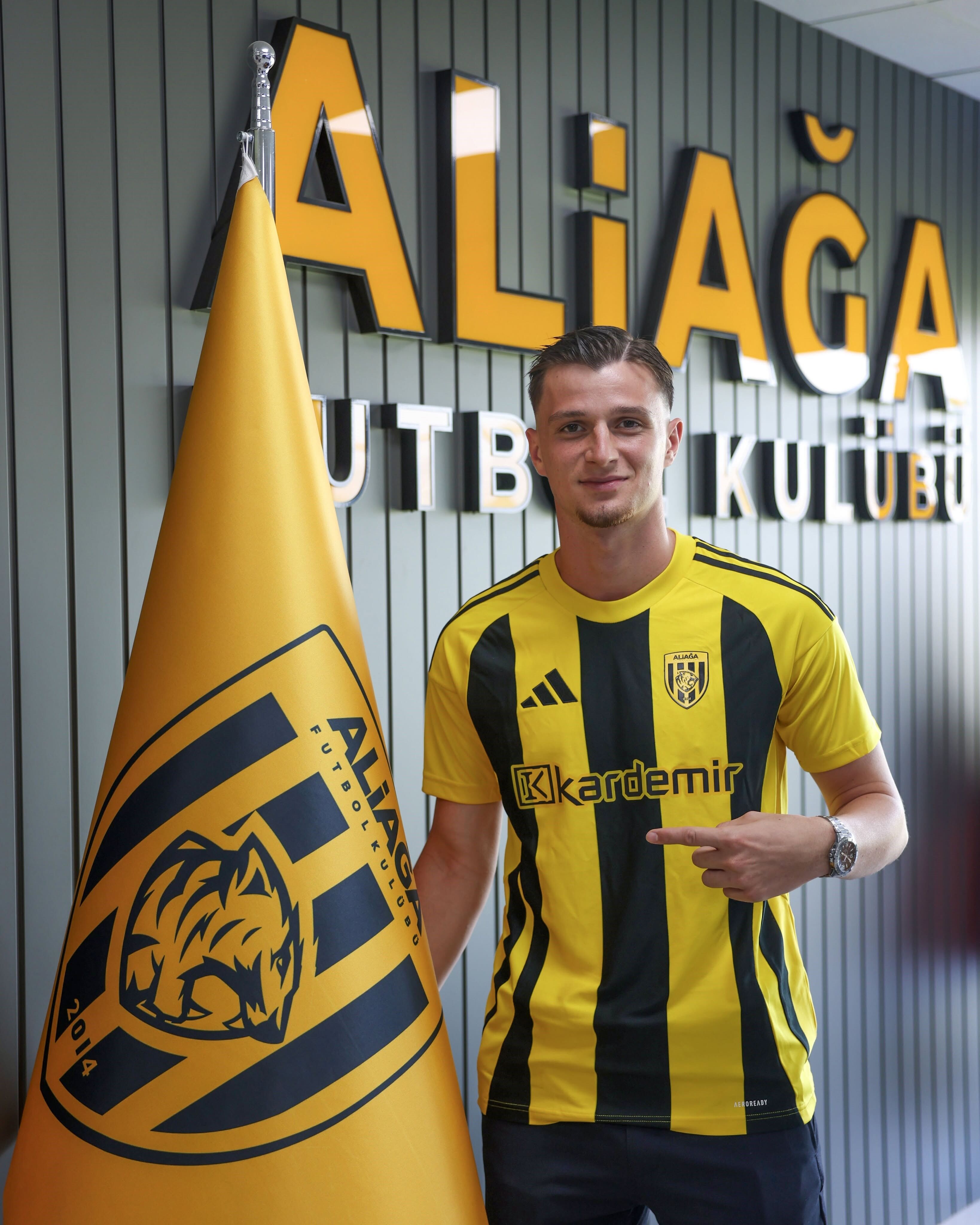 Tff 2. Lig Ekiplerinden Aliağa Futbol Kulübü, Yeni Sezon Öncesi Kadro Yapılanmasını Sürdürüyor (5)