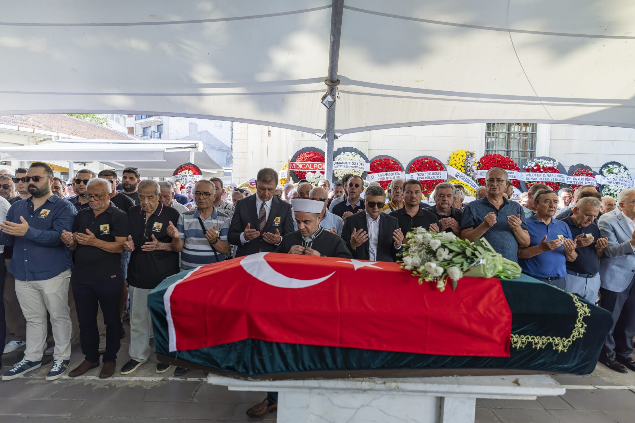 Türk Basınının Ve İzmir Gazeteciliğinin Önemli Isimlerinden, Gözlem Gazetesinin Kurucusu Ve Imtiyaz Sahibi Çetin Gürel, 86 Yaşında Yaşamını Yitirdi. (3)