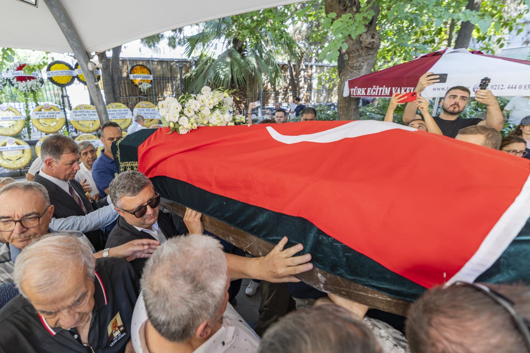 Türk Basınının Ve İzmir Gazeteciliğinin Önemli Isimlerinden, Gözlem Gazetesinin Kurucusu Ve Imtiyaz Sahibi Çetin Gürel, 86 Yaşında Yaşamını Yitirdi. (5)