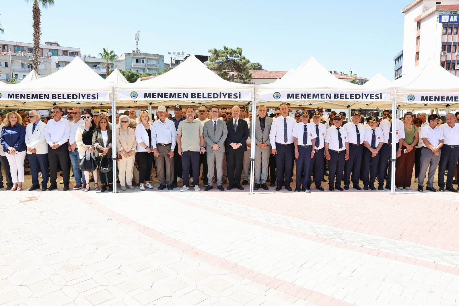 Modern çağın en büyük insanlık trajedilerinden biri olarak kabul edilen Srebrenitsa Soykırımı'nın 31. yıl dönümü, Menemen'de düzenlenen törenle anıldı.