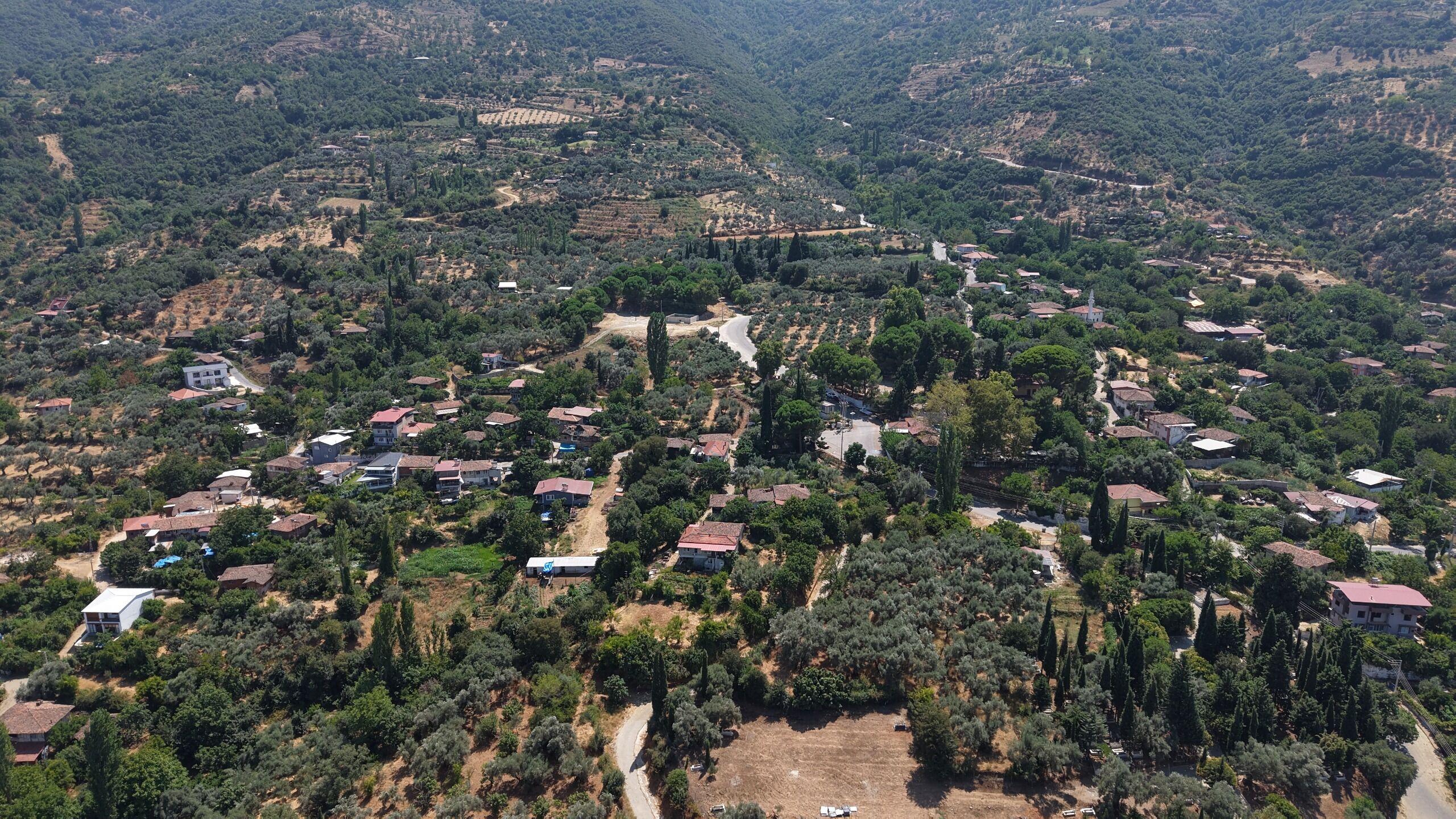 Beydağlı çiftçinin 30 yıllık su hasreti sona erdi