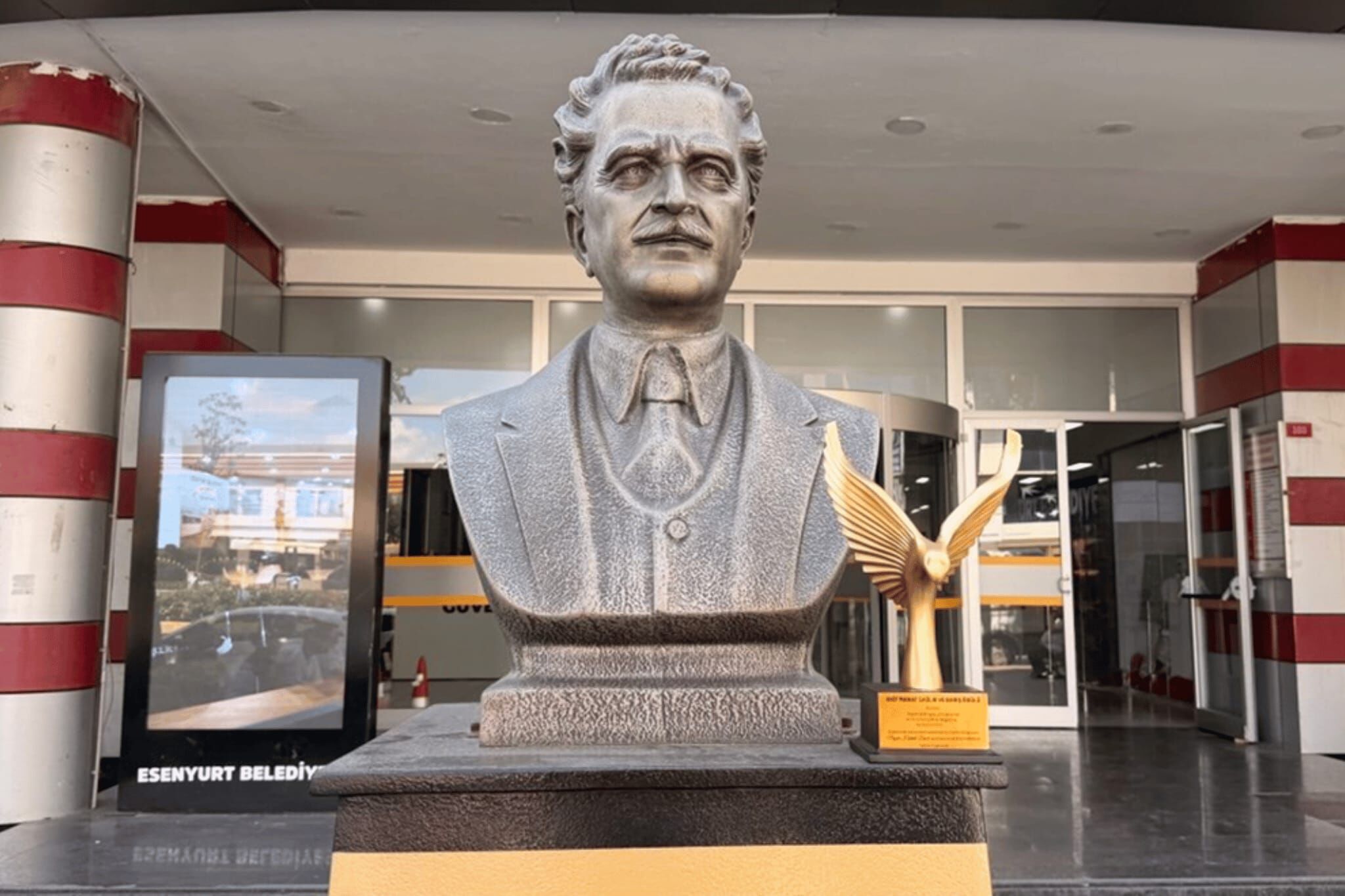 Barış Ödülü Nâzım Hikmet’e İthaf Edildi (1)