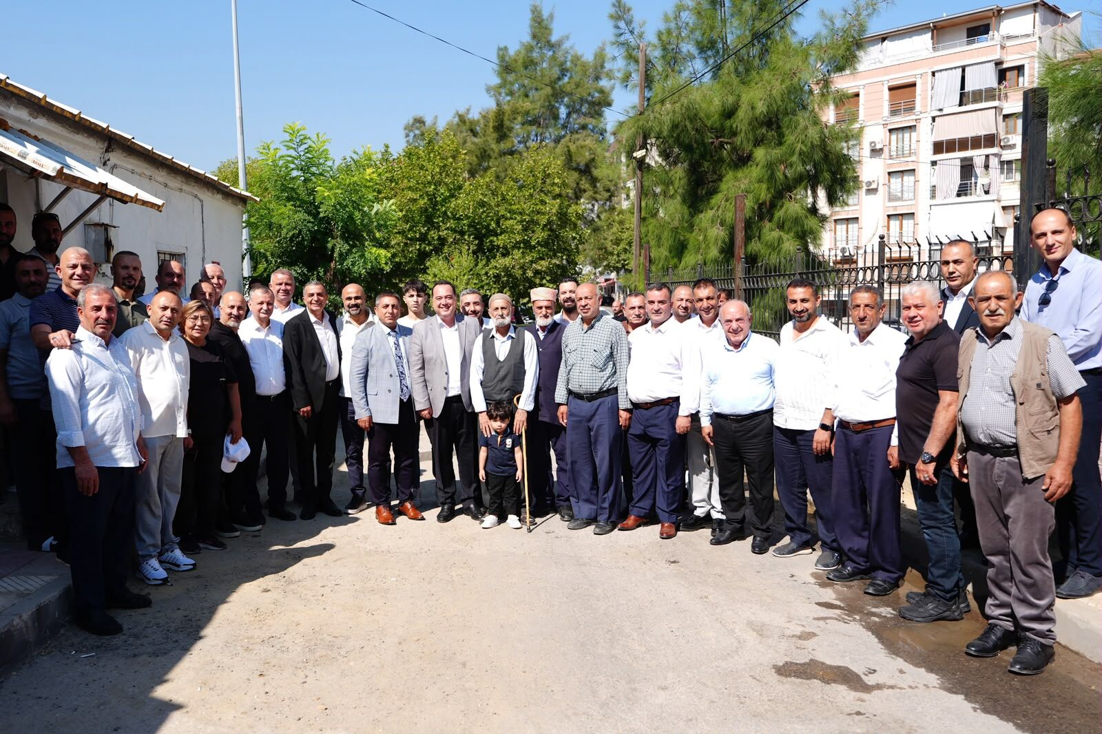 Başkan Dutlulu Şehzadeler’de Mahallelerin Taleplerini Dinledi (8)
