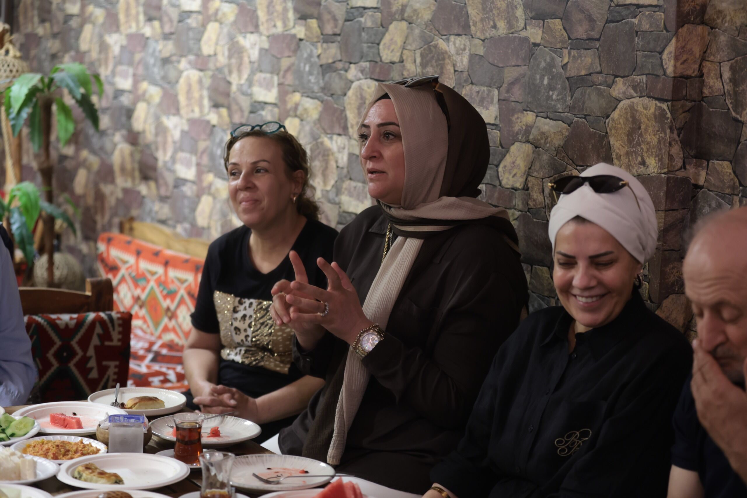 Başkan Mutlu, Tarihi Çarşı’da Esnafla Buluştu “Kemeraltı, En Büyük Zenginliğimiz” (5)
