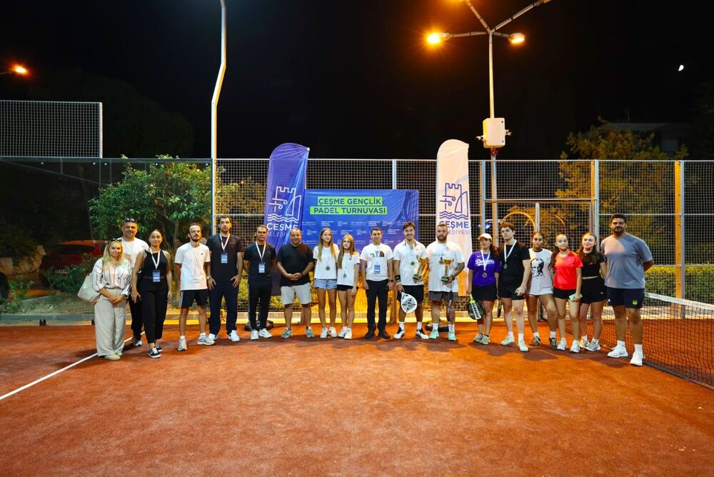 Çeşme’de Spora Yeni Yatırım 16 Eylül Kurtuluş Parkı’na Padel Kortu Kazandırıldıphoto 2026 08 20 21 37 35