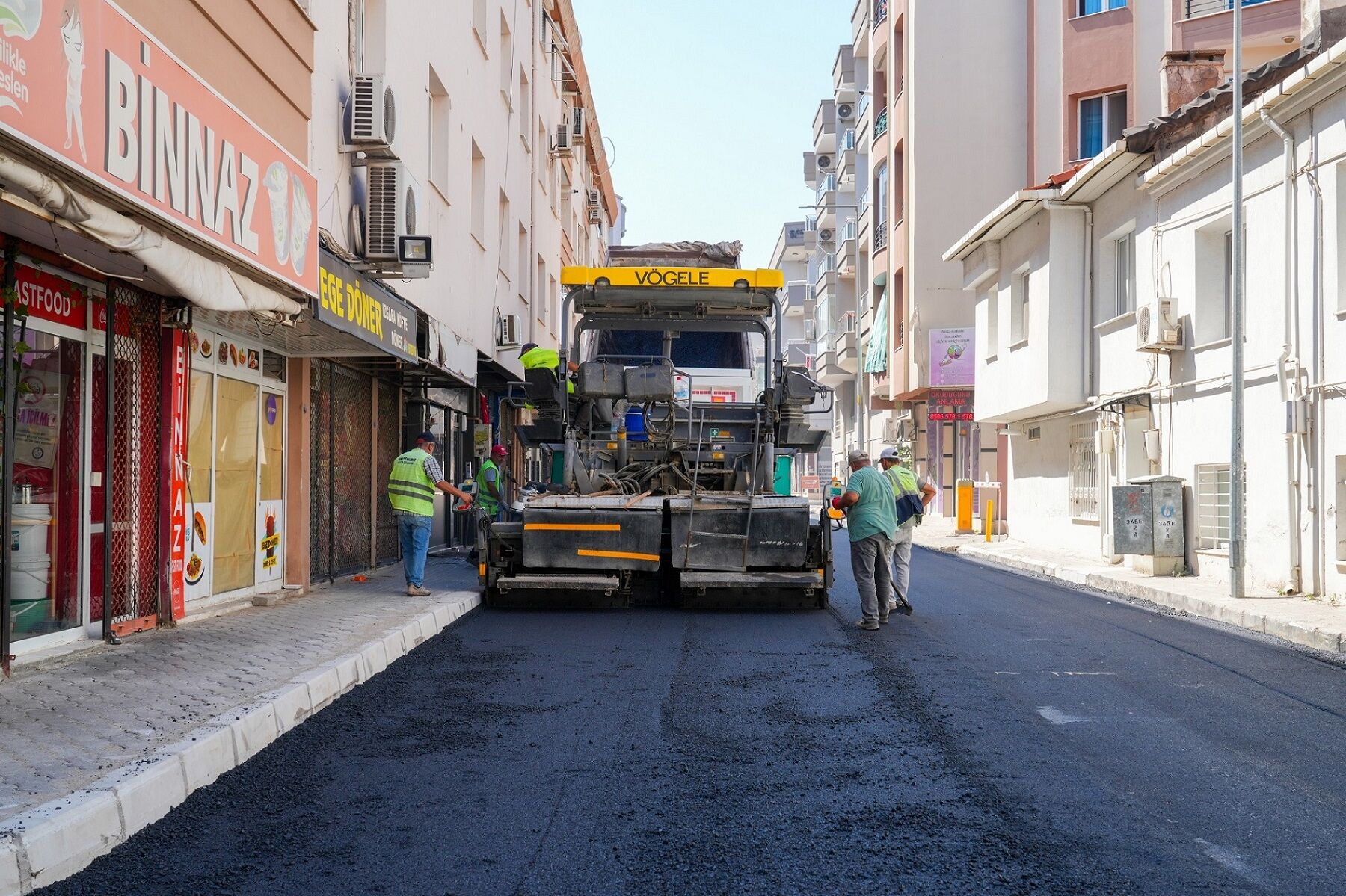 Gaziemir’de Asfaltlama Atağı 4 Bin 470 Ton Asfaltla Yollar Yenileniyor (3)