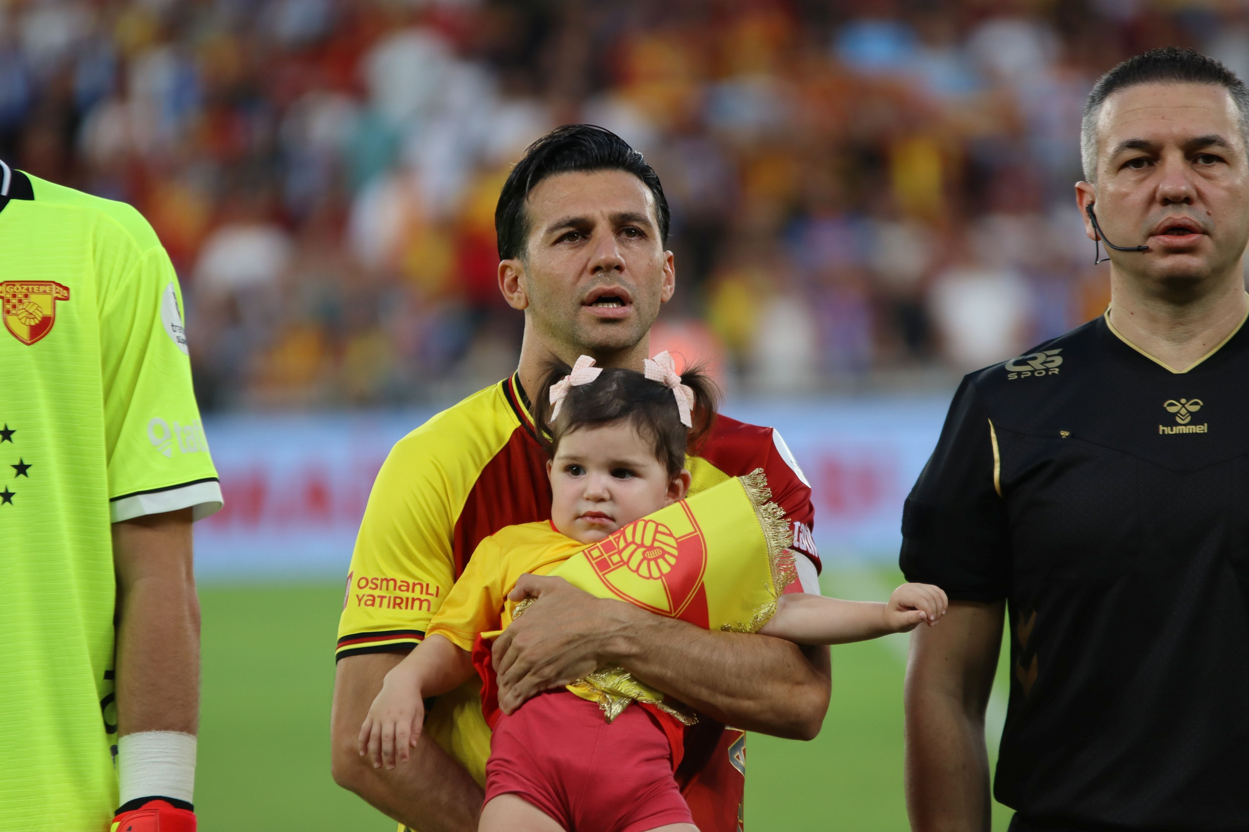 Göztepe Ile Trabzonspor Arasında Oynanan Özel Karşılaşma, Iki Takımın Da Formasını Giyen İsmail Köybaşı Için Unutulmaz Bir Geceye Dönüştü (3)