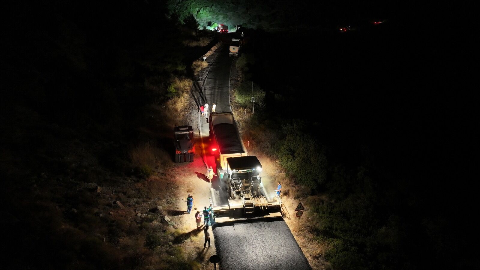 İzbb Zeyti̇nköy Yol Çalişmasi (3)