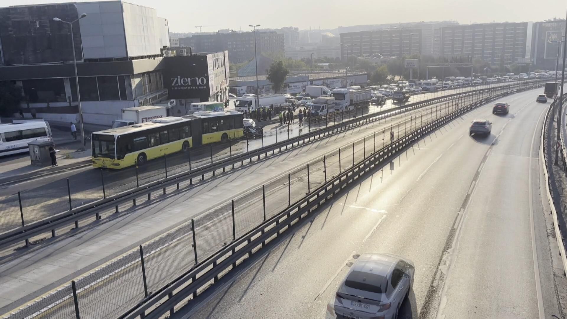 K U C U K C E K M E C E D 100 D E O T O M O B I L I E T T O T O 1443274 429262