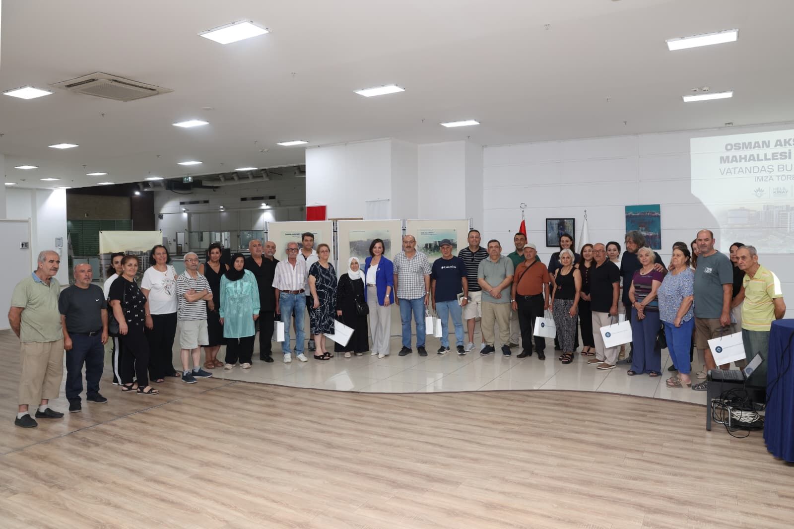 Karabağlar Belediyesi Osman Aksüner Mahallesi İmza Töreni (1)