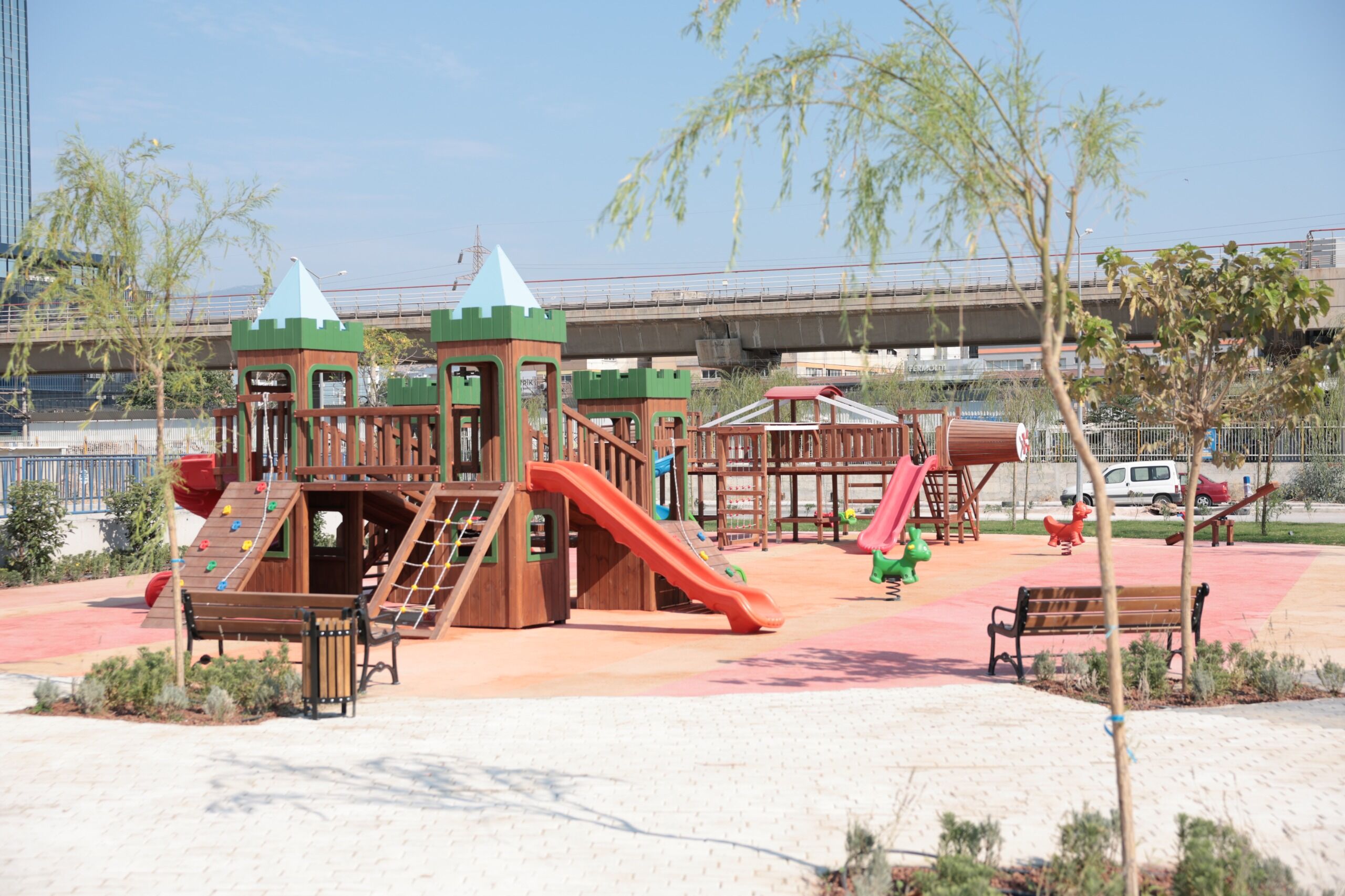 Konak’a Yeni Nefes Alanı 6 Bin Metrekarelik Park Hizmete Açılıyor (14)
