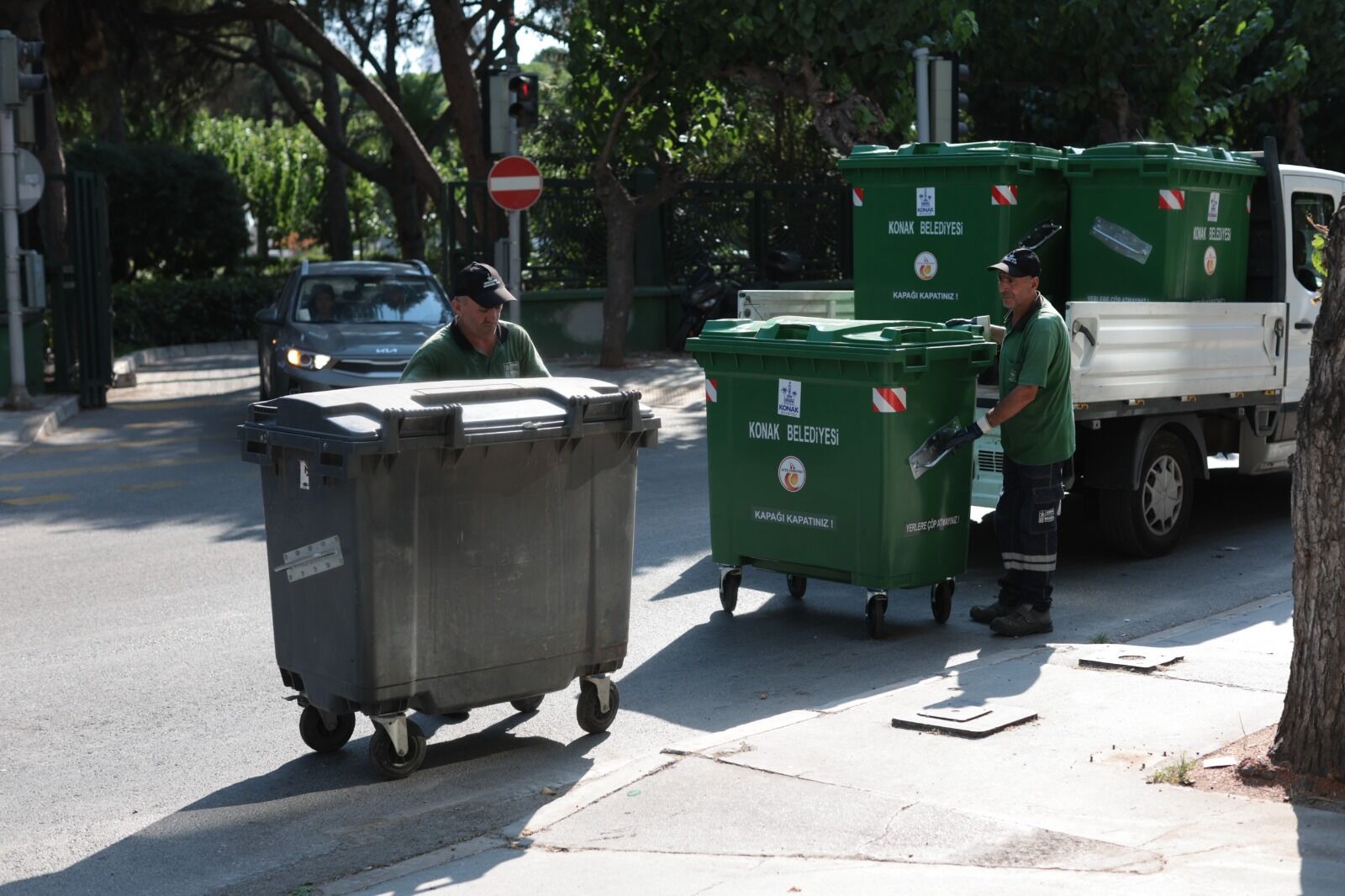 Konak’ın Sokakları Yeni Konteynerlerine Kavuştu (6)