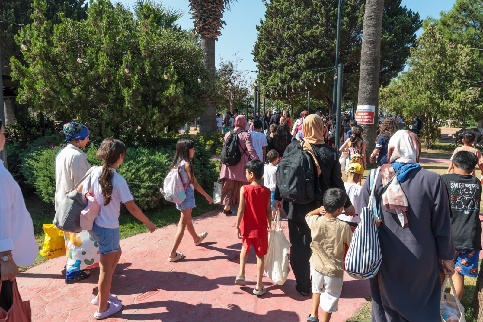 Konaklı Çocuklar Ve Kadınlar Denizle Buluşmaya Devam Ediyor (2)