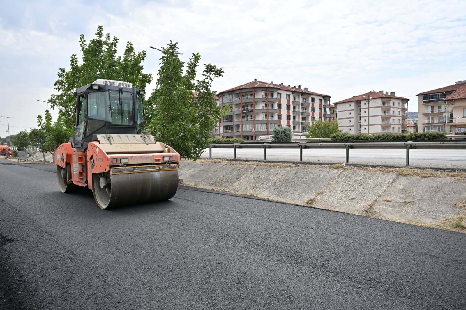 Kula Seyitali Mahallesi’nde Sıcak Asfalt Çalışması Tamamlandı (7)