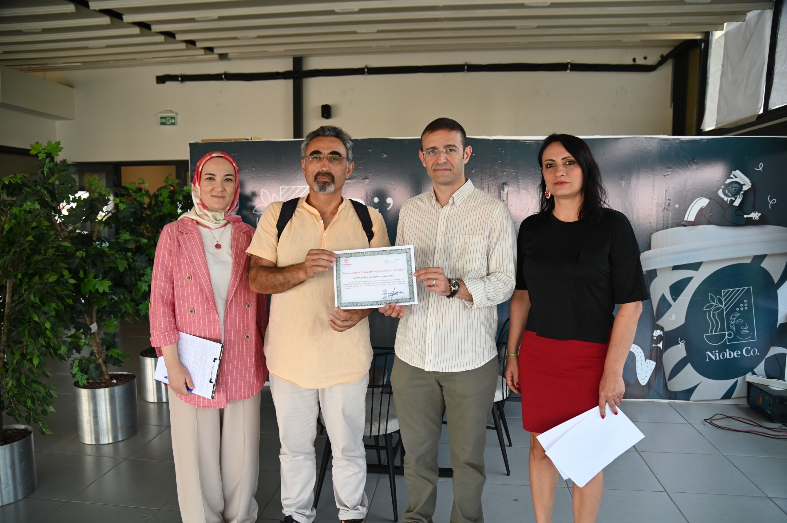 Manisa Büyükşehir Belediyesi “Sağlıklı İşyeri” Sertifikasını Aldı (4)
