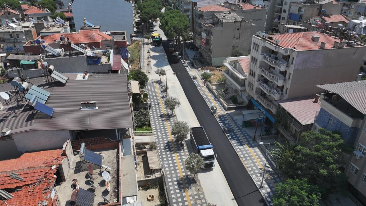 Manisa Büyükşehir Belediyesi, Salihli’de 4 Caddeyi Sıcak Asfaltla Yeniliyor (5)