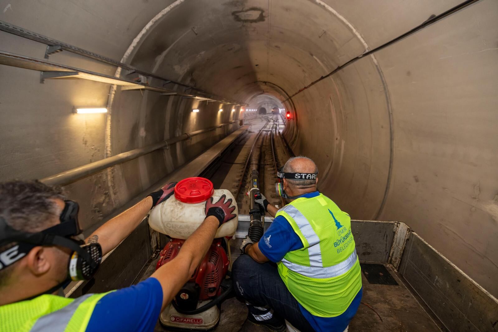 Metro Istasyonları, Tüneller (3)