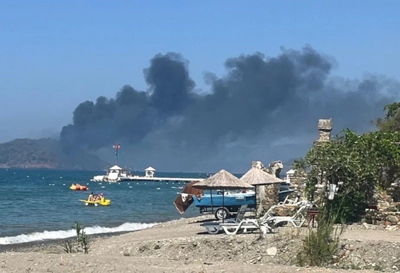 Muğla’nın Fethiye Ilçesi Açıklarında Sabah Saatlerinde Gezi Teknesinde Yangın Çıktı. (4)