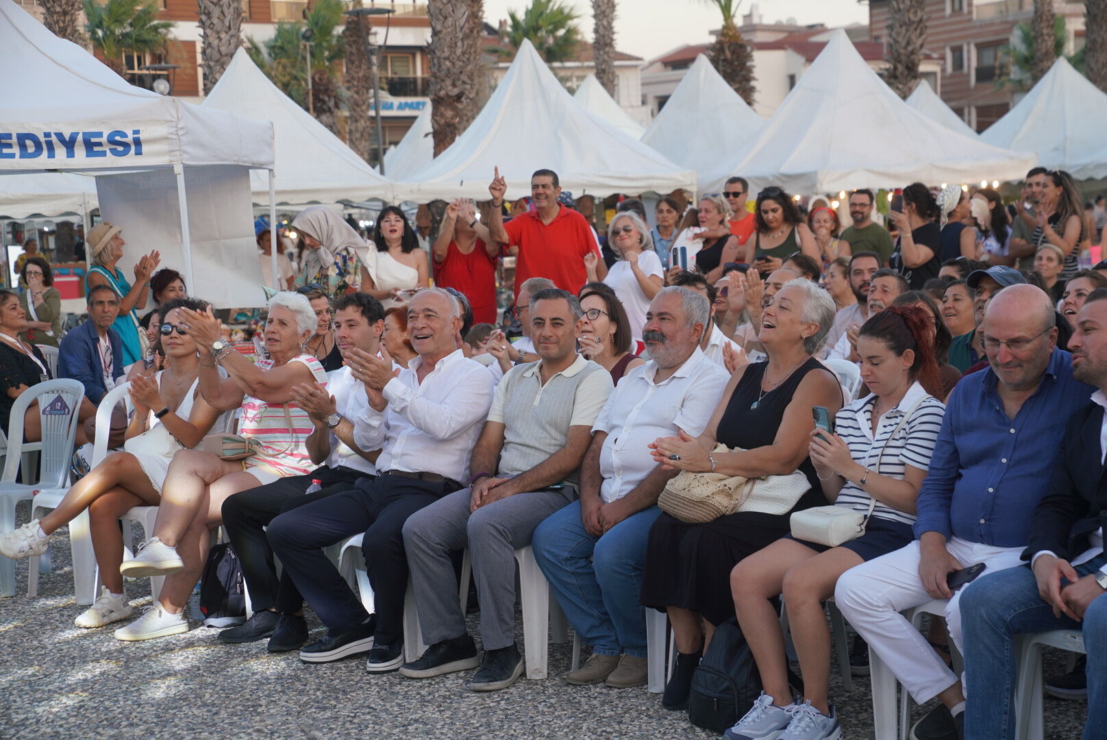 Sanatın Binlerce Yıllık Geçmişine Ev Sahipliği Yapan Seferihisar’da, Teosfest 2026 Düzenlenen Açılış Töreniyle Başladı. (2)