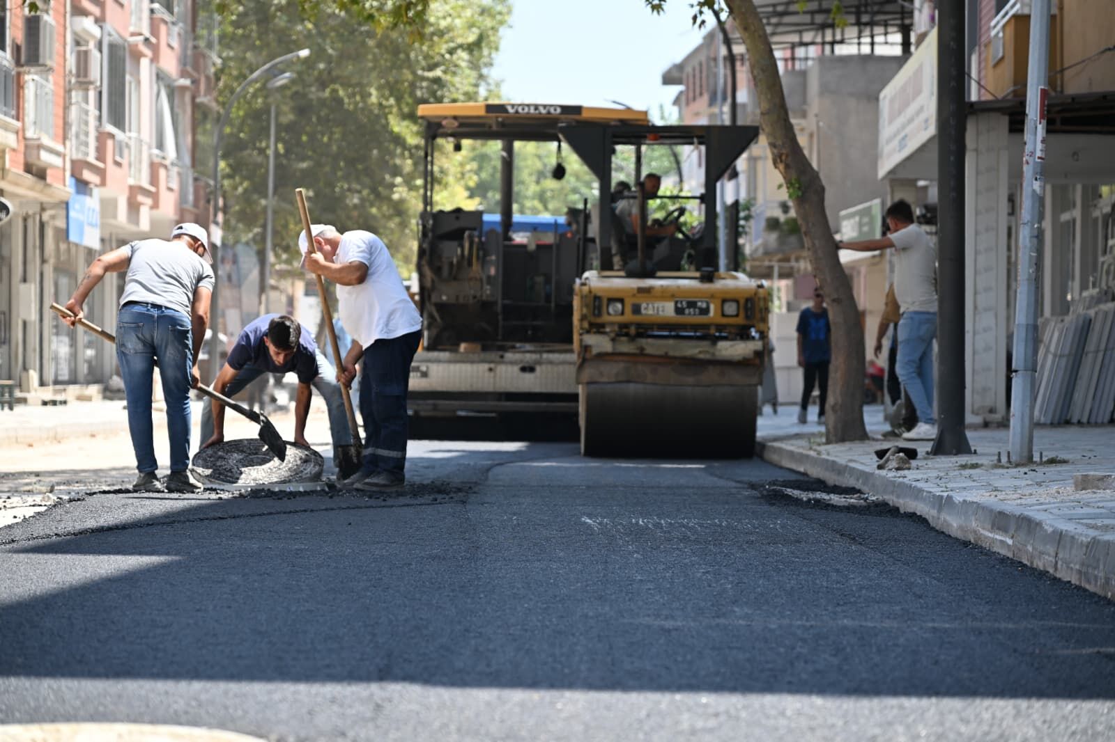 Soma Turgutalp Mahallesi Tarihinde İlk Kez Sıcak Asfaltla Buluşuyor (9)