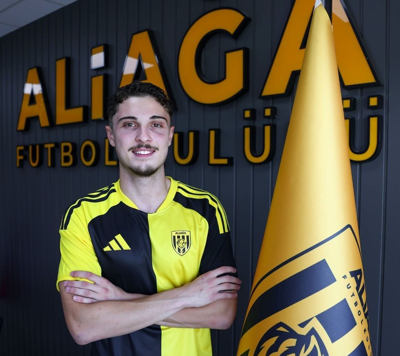 Tff Ekiplerinden Aliağa Fk, Yeni Sezon Kadro Yapılanması Kapsamında Transfer Çalışmalarını Sürdürüyor (2)