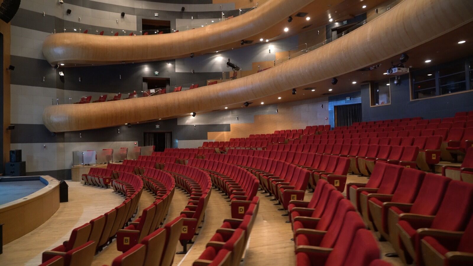 AK Parti İzmir İl Başkanı Bilal Saygılı, Bornova Kültür ve Sanat Merkezi’nin Türkiye’nin en büyük üçüncü kültür ve sanat merkezi olduğunu belirtti.