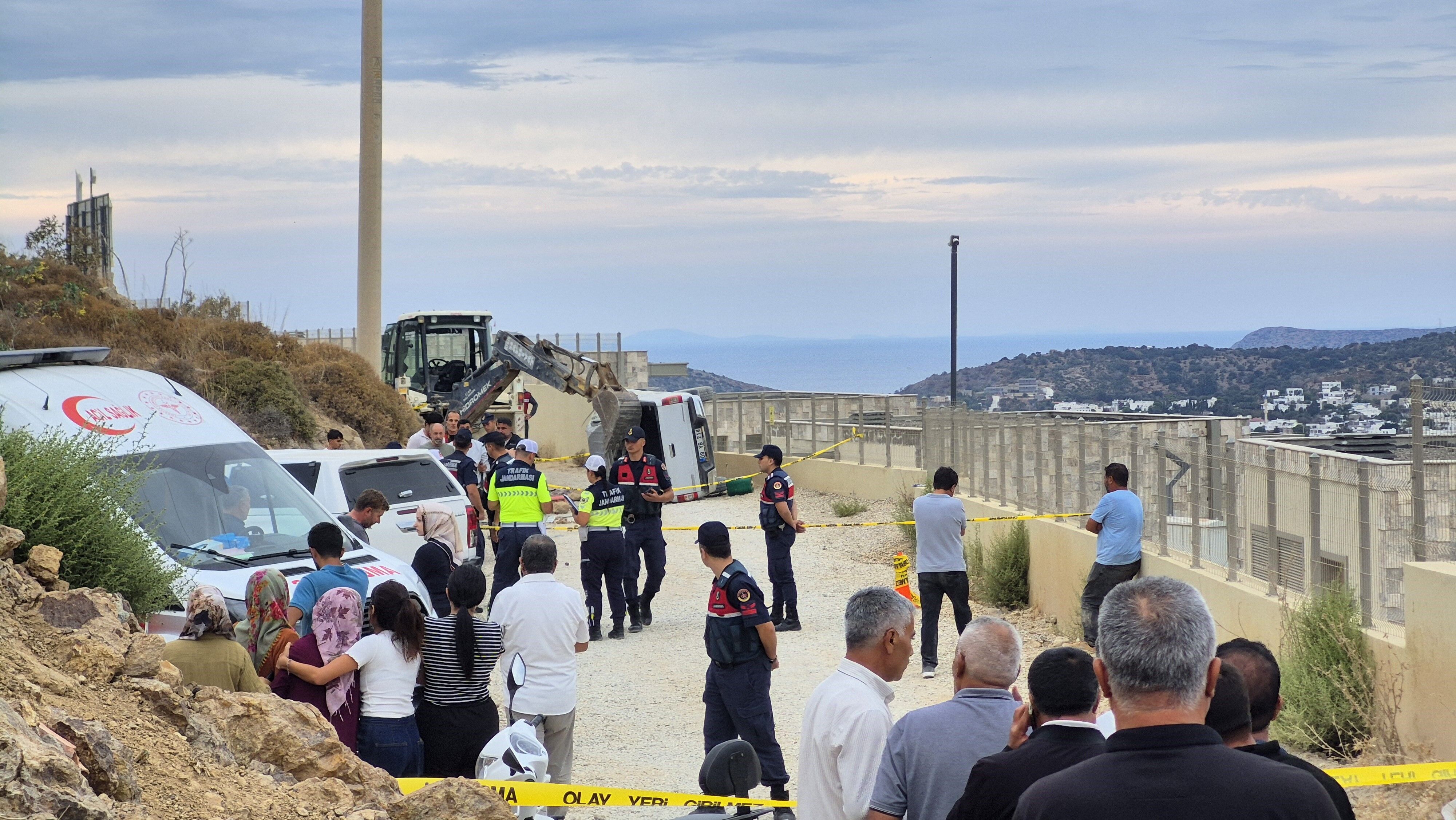 15 Yaşındaki Sürücü Kamyonetin Altında Hayatını Kaybetti (3)