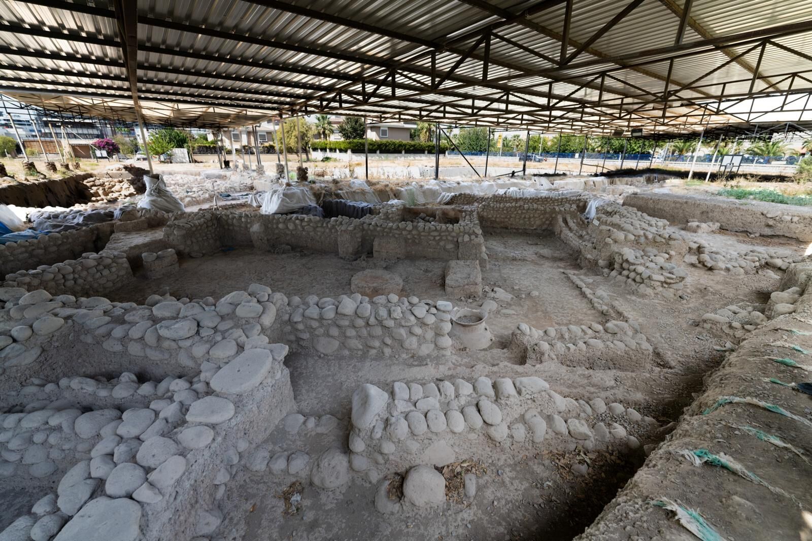 22.09.2026 1D508C19 Yassıtepe kazıları, yaklaşık 5 bin yıl önce Bornova Ovası’nda gelişen planlı kent yaşamına ışık tutuyor.