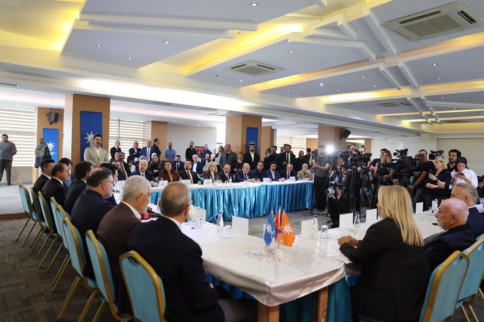Ak Parti İzmir’de Sahaya Iniyor! (1)-1