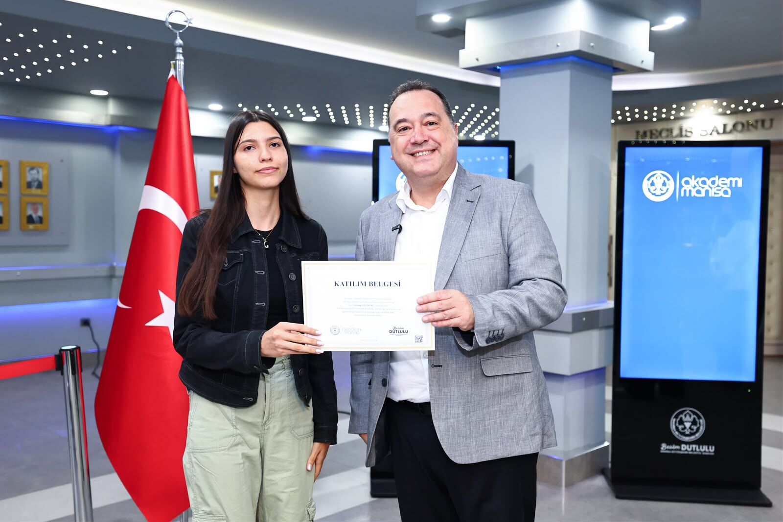 Akademi Manisa Meyvelerini Veriyor 126 Çocuk Ve Genç Dijital Eğitim Aldı (18)