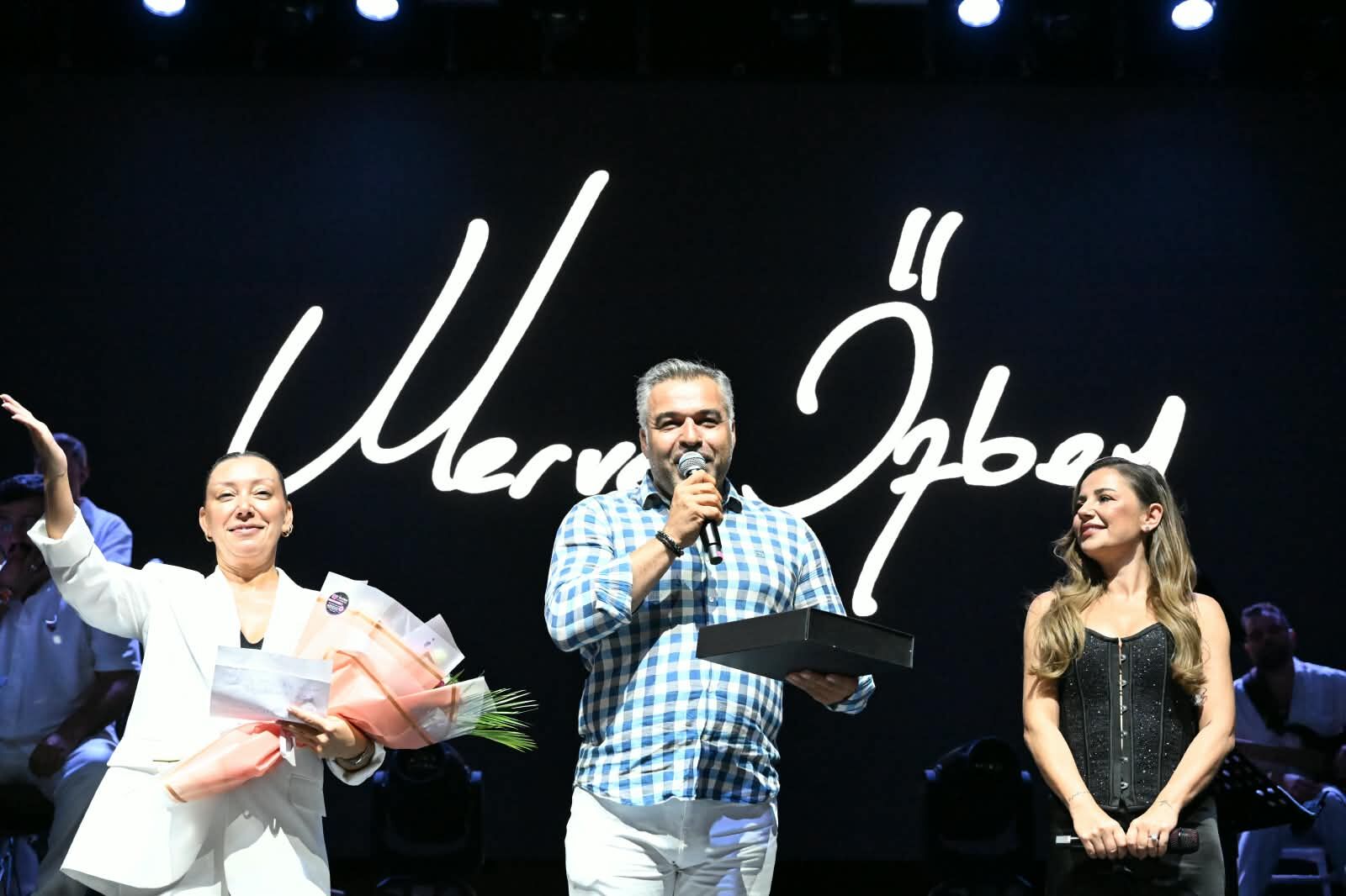 Alaşehir’in Kurtuluşunun 104. Yıl Dönümünde Merve Özbey Coşkusu (6)