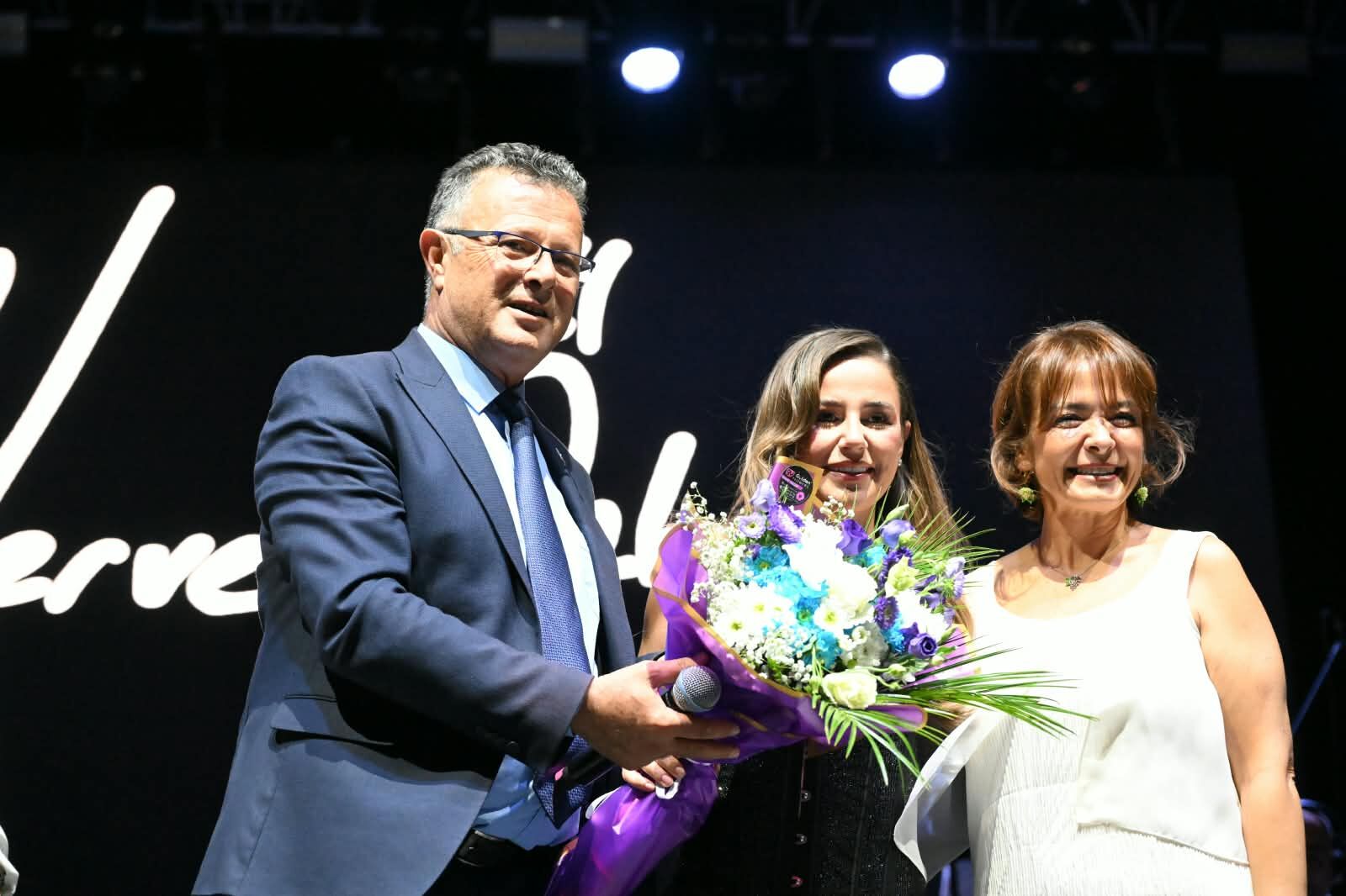 Alaşehir’in Kurtuluşunun 104. Yıl Dönümünde Merve Özbey Coşkusu (8)