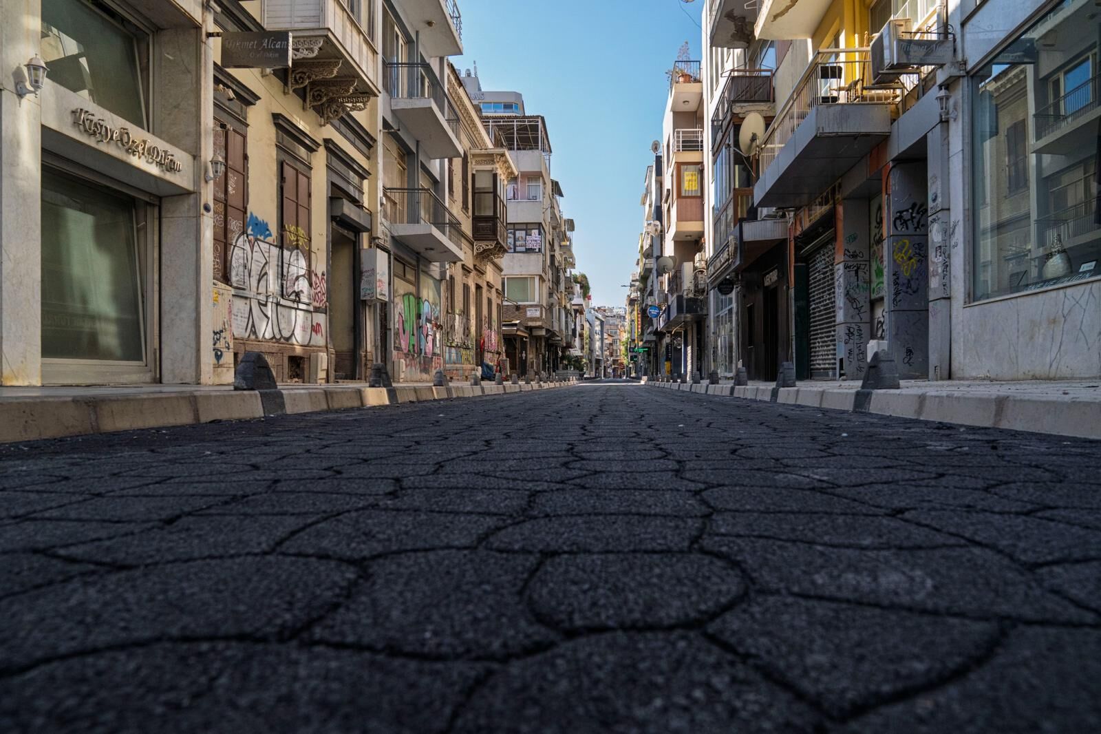 Alsancak’ta İkinci Kordon Yenilendi (1)