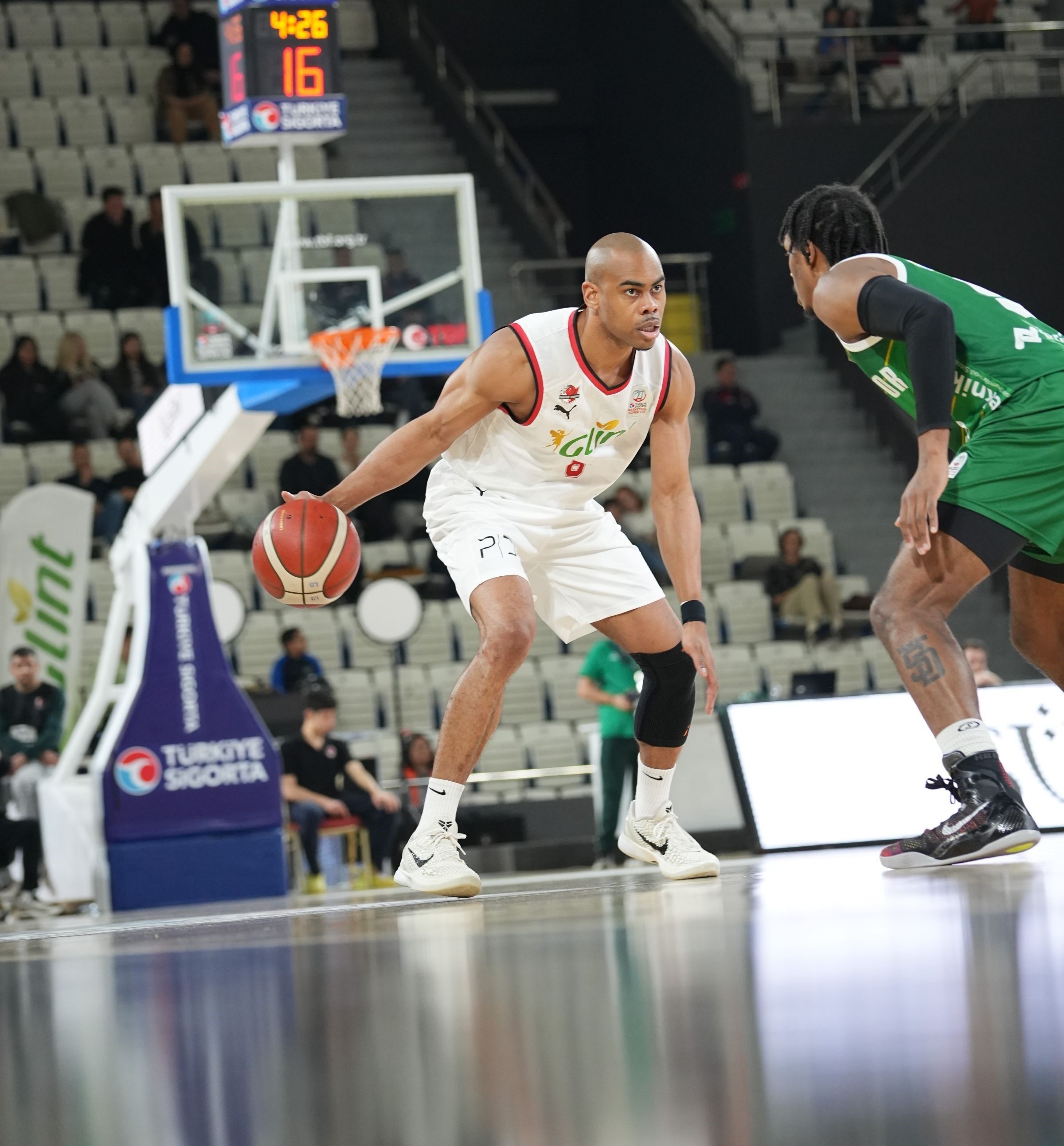 Karşıyaka Basketbol'dan oyun kurucu takviyesi