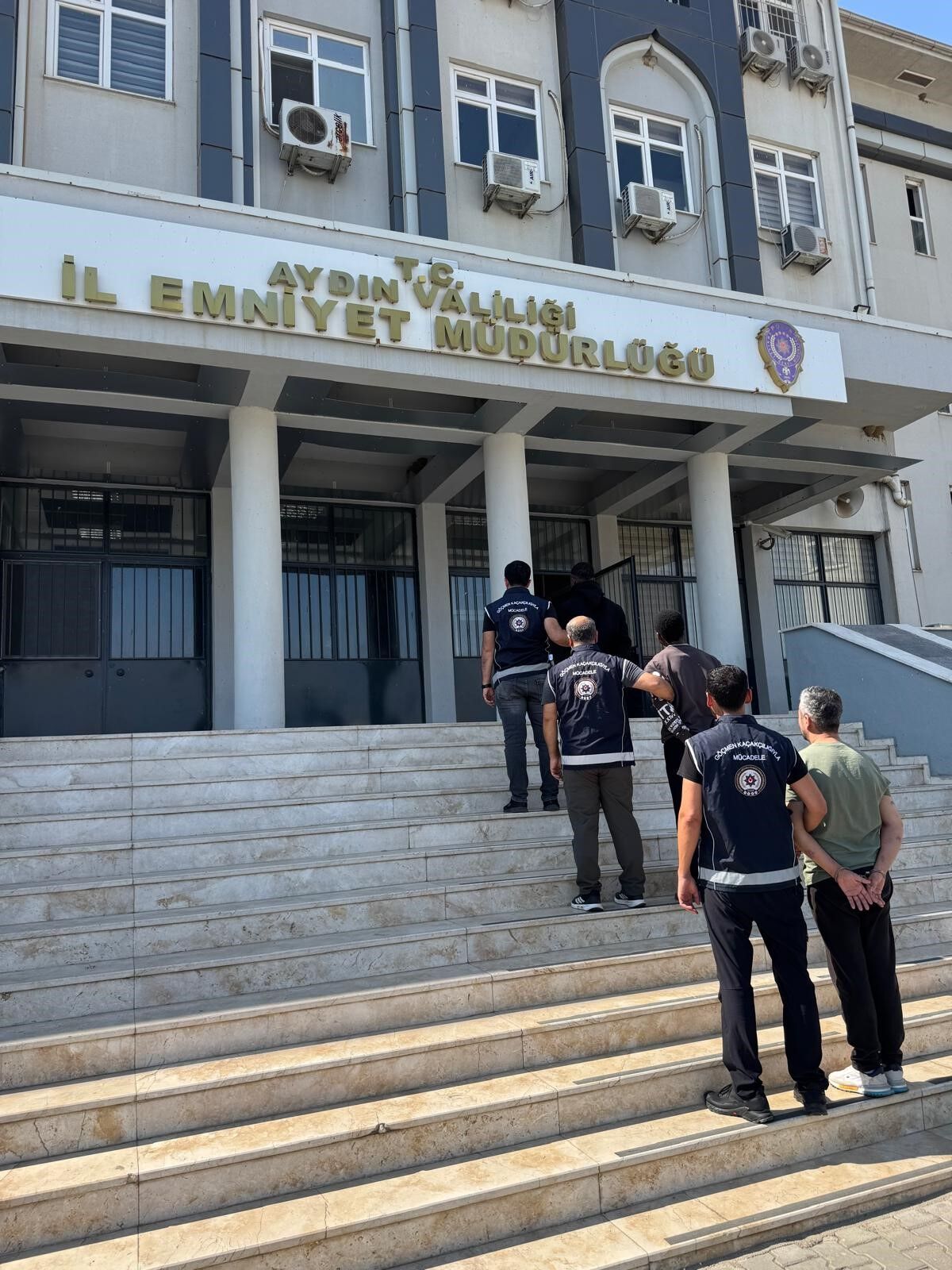 Aydın'da Göçmen Kaçakçılığı Operasyonu