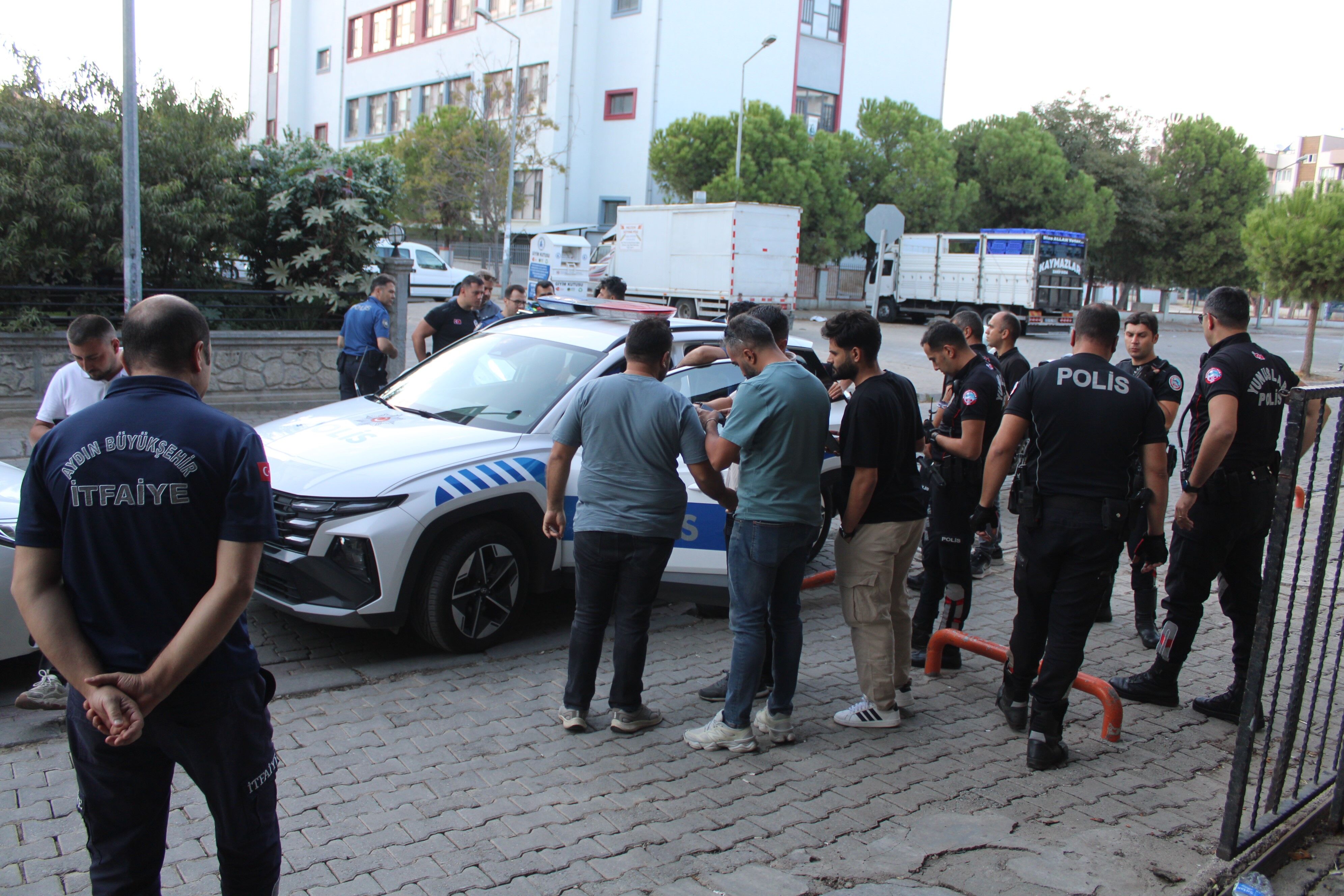 Aydın’da Okul Önünde Pompalı Tüfek Paniği (3)