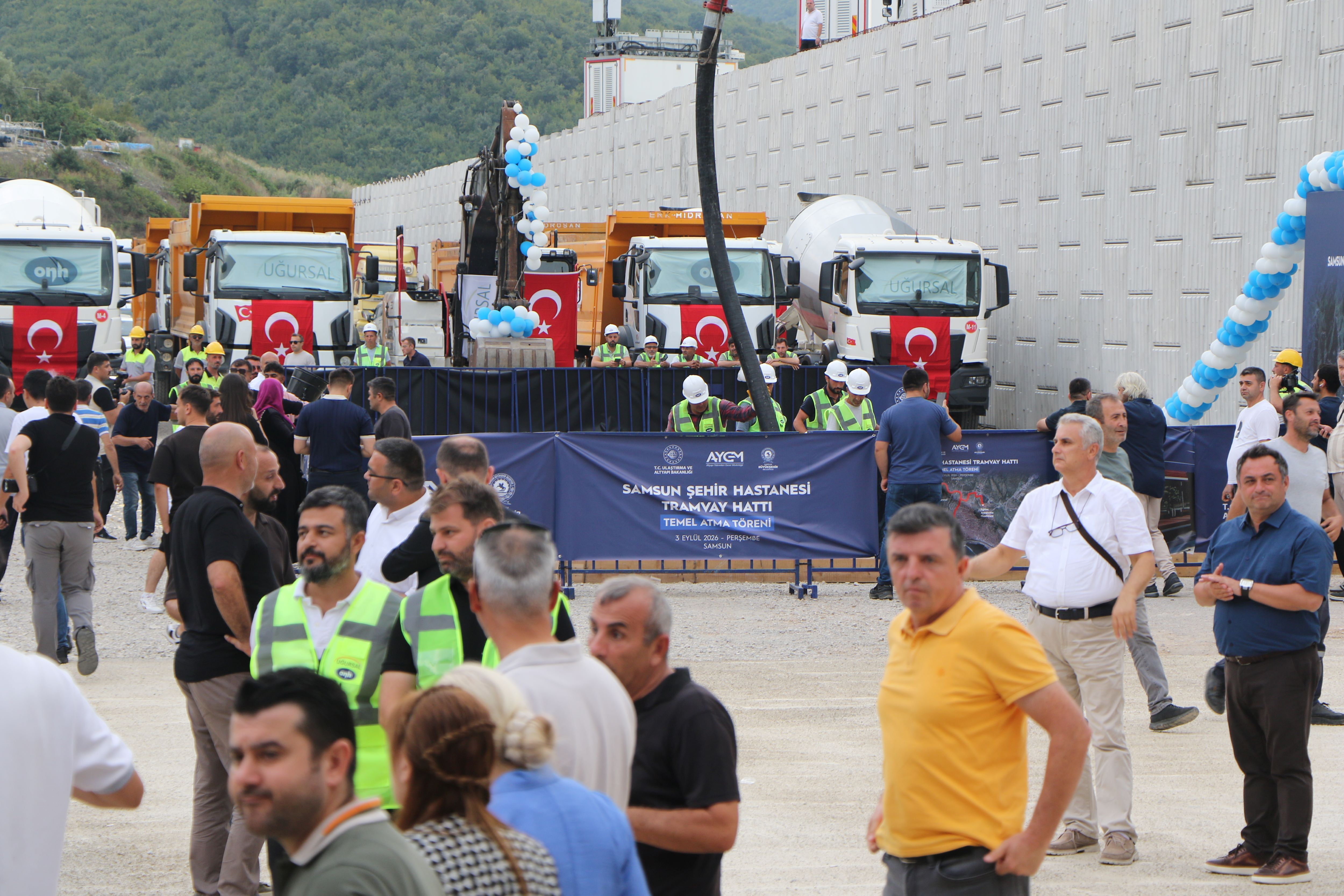 Bakan Uraloglu Avrupa’da 3’Uncu Dunyad 1488546 442880 (1)