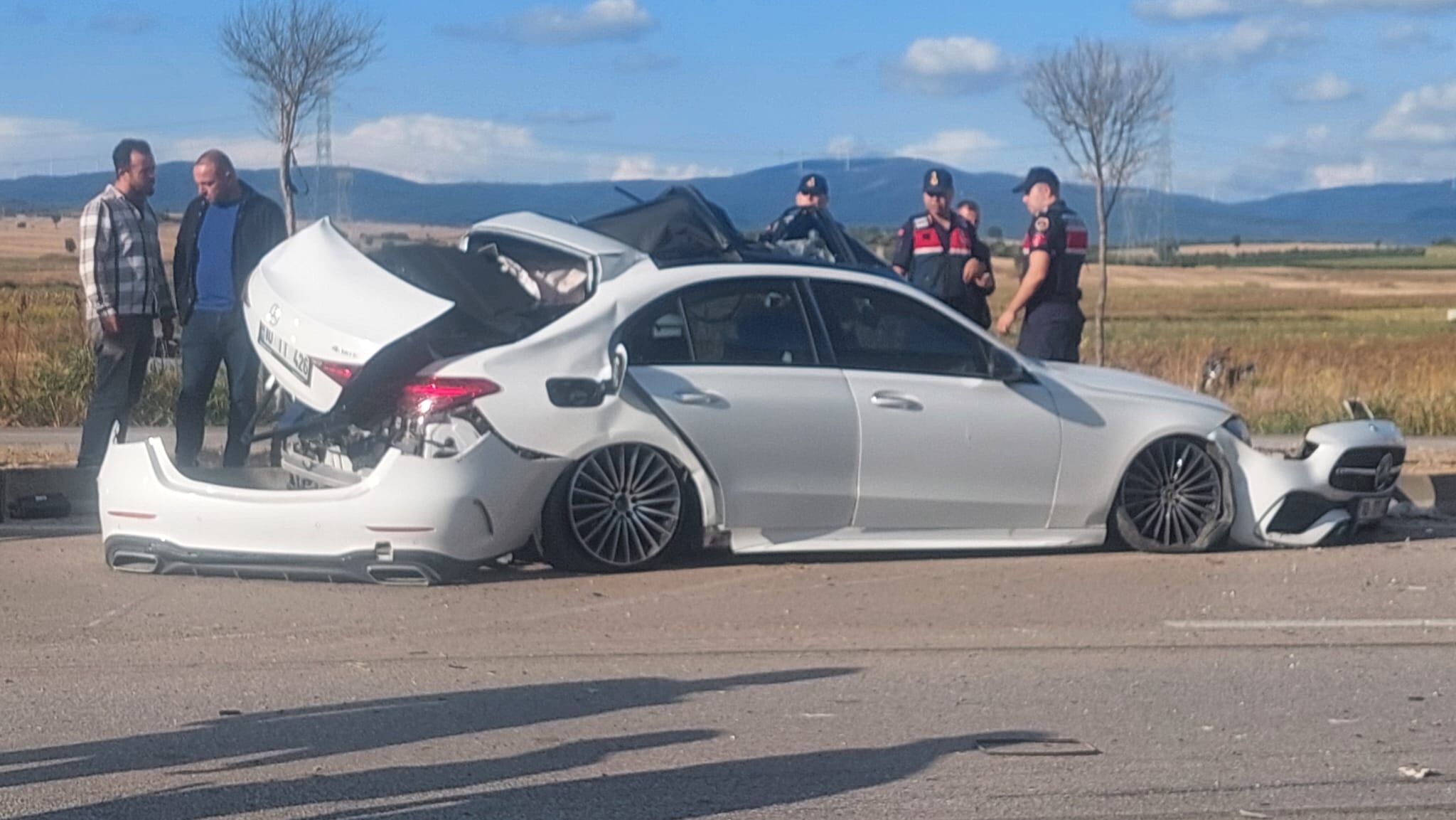 Bandırma’da Feci Kaza Anne Ve 3 Yaşındaki Kızı Hayatını Kaybetti (3)