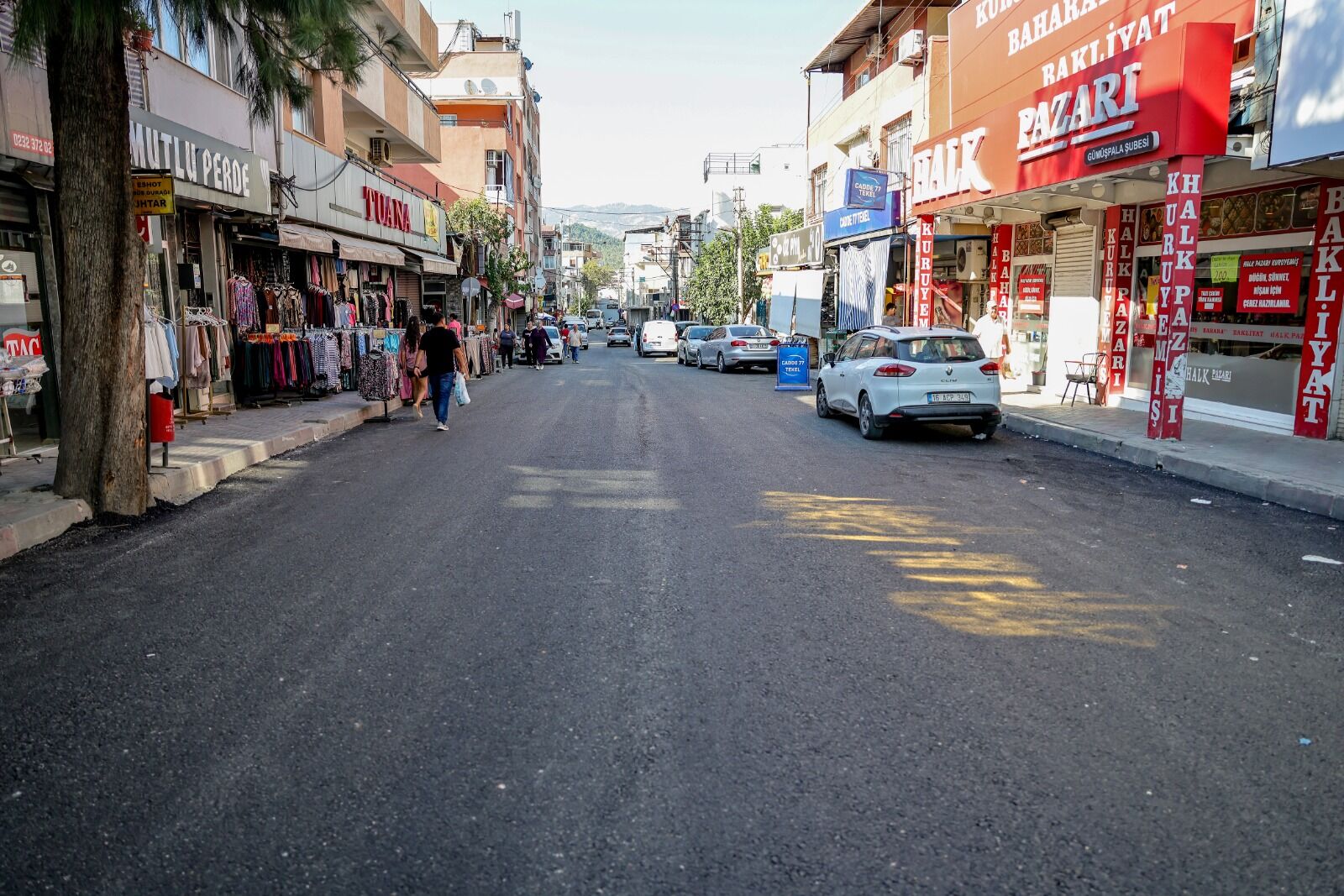 Bayraklı’da Asfalt Seferberliği Sürüyor 25 Noktada Tamamlandı, 5 Noktada Daha Başlıyor (14)
