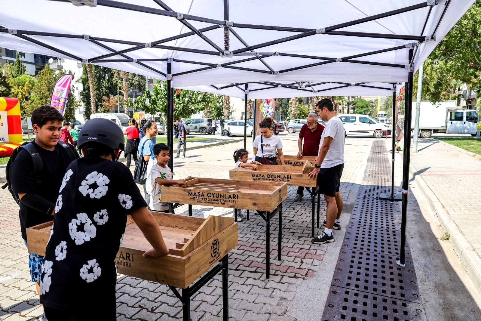 Bayrakli’da Kari̇katür Ve Çocuk Şenli̇ği̇ (9)