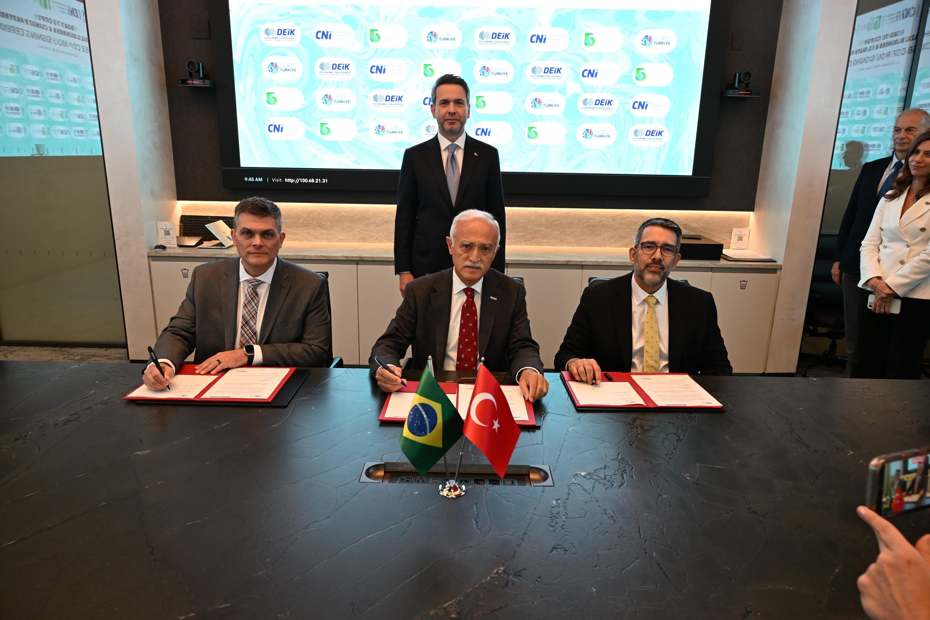 Bayraktar, New York’ta Yatırımcılarla Bir Araya Geldi (2)
