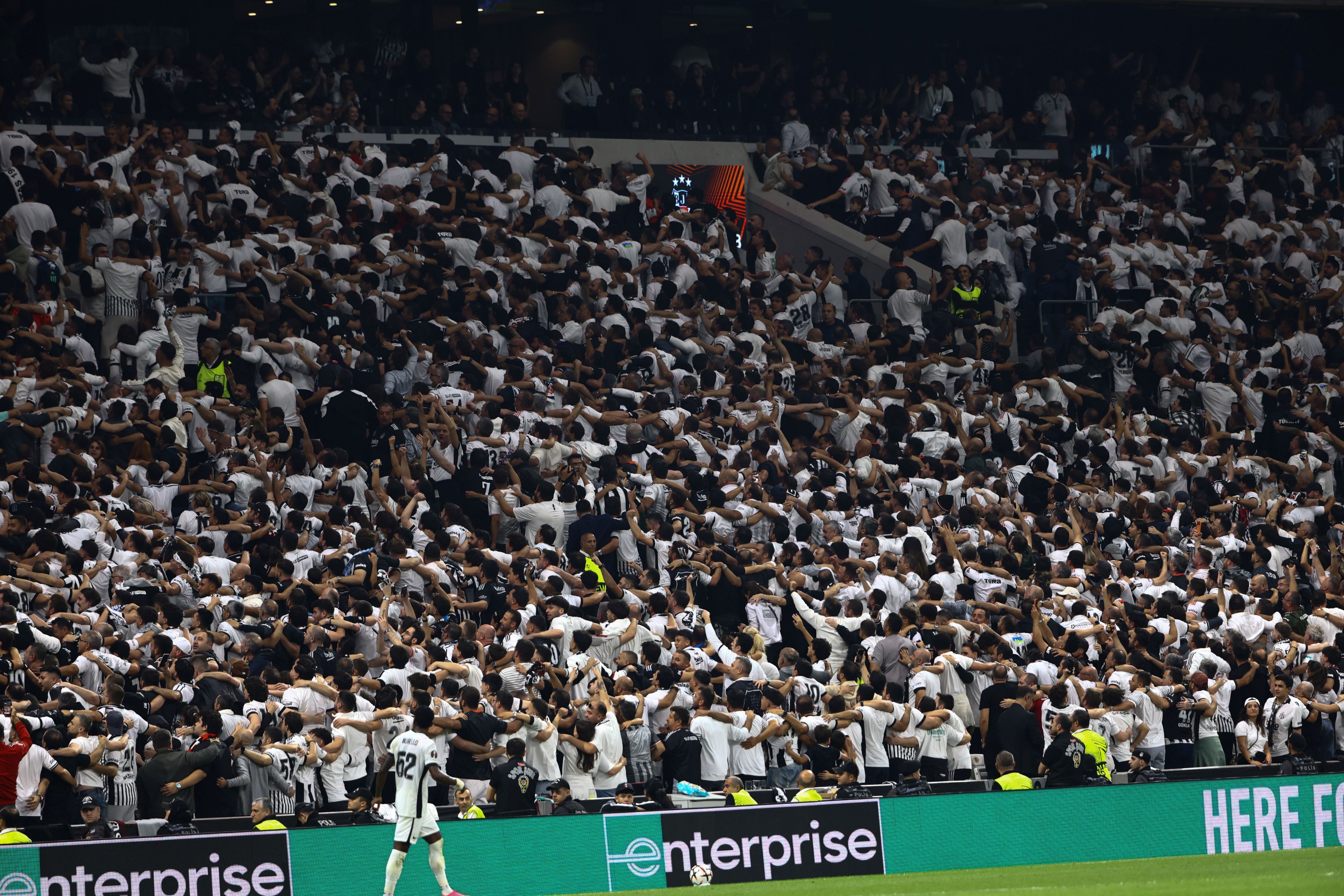 Beşiktaş, Marsilya Karşısında Farklı Kazandı (5)